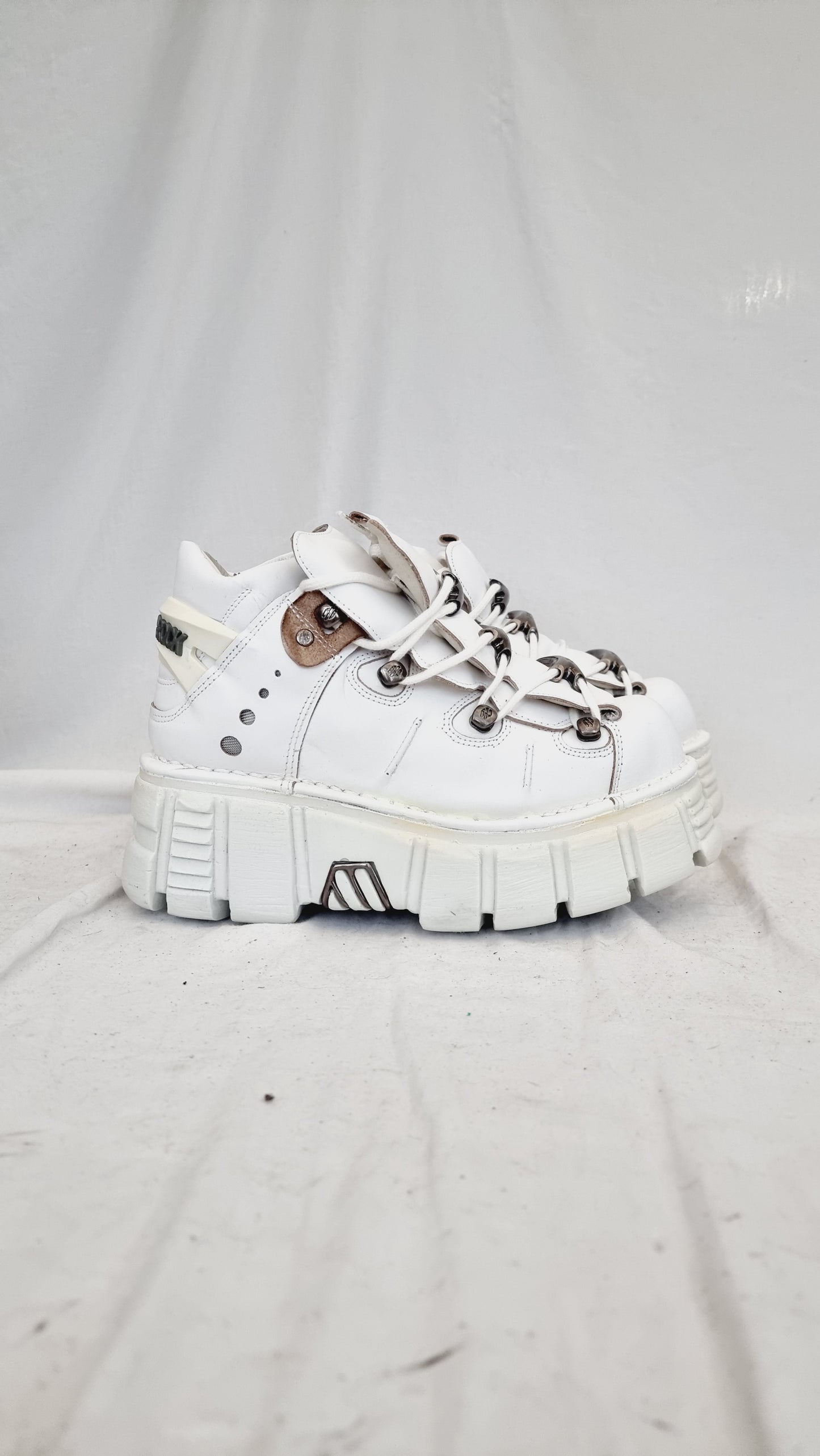 EU 40 / UK 7 New Rock Boots