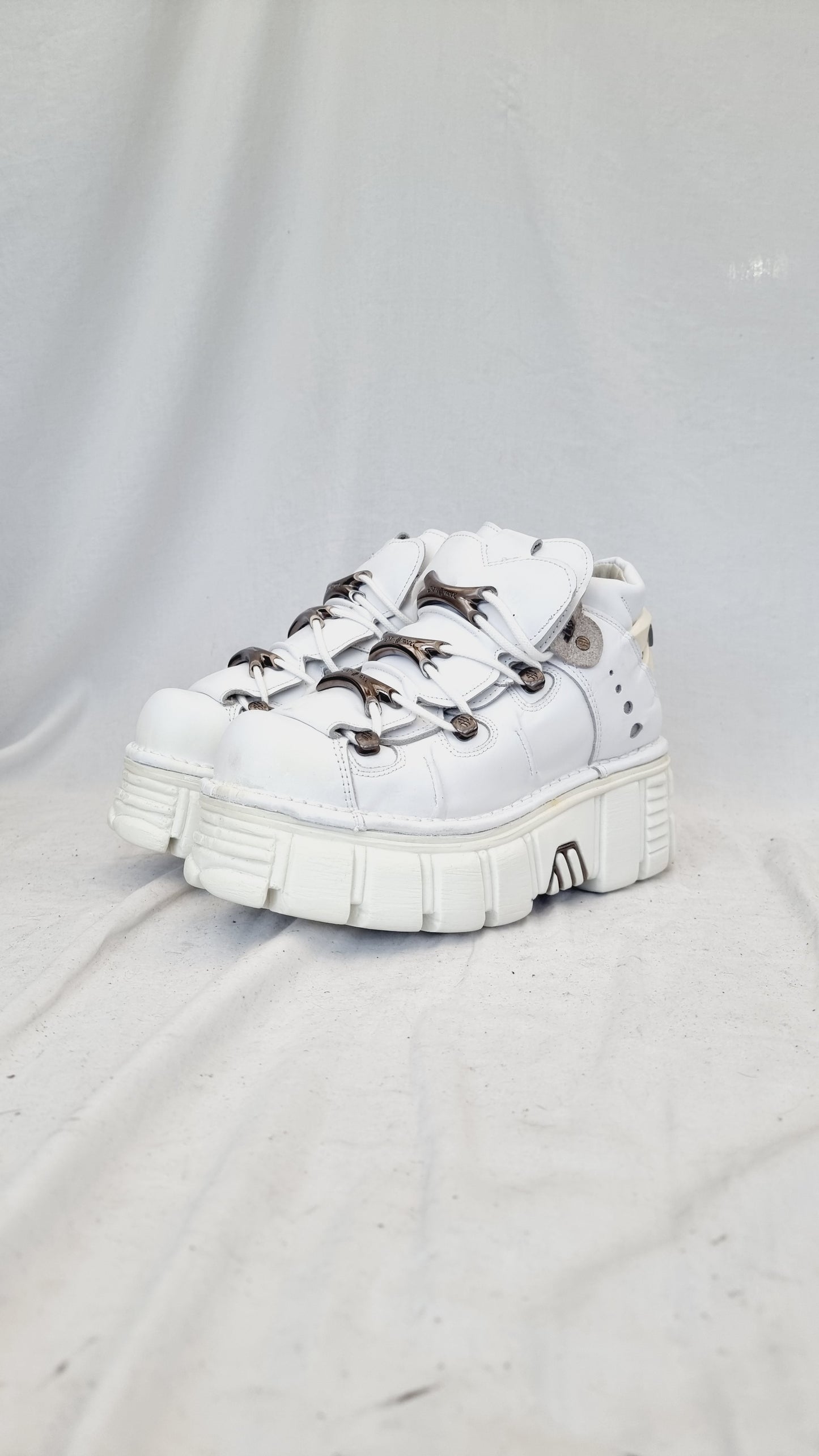 EU 40 / UK 7 New Rock Boots