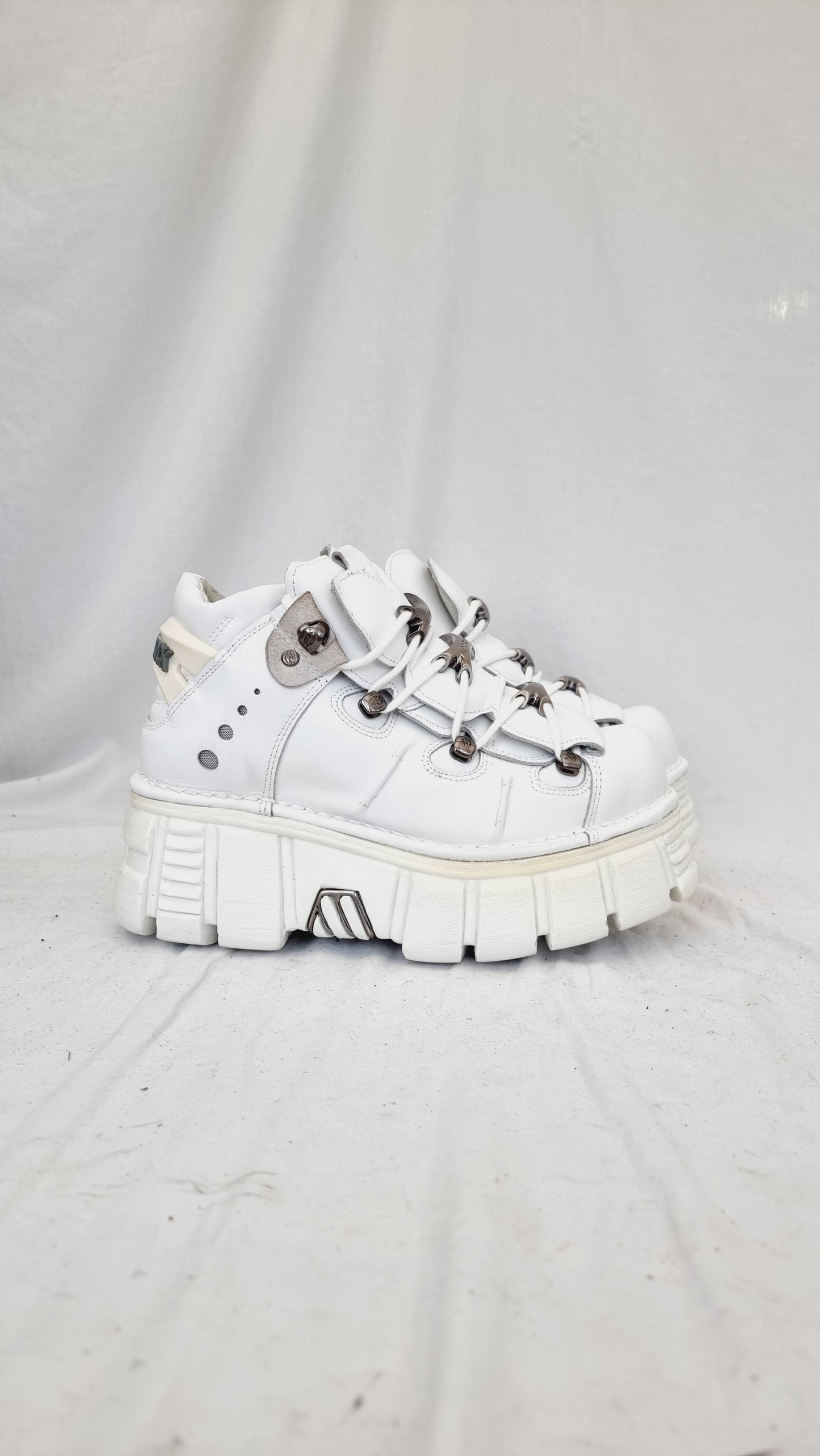 EU 40 / UK 7 New Rock Boots