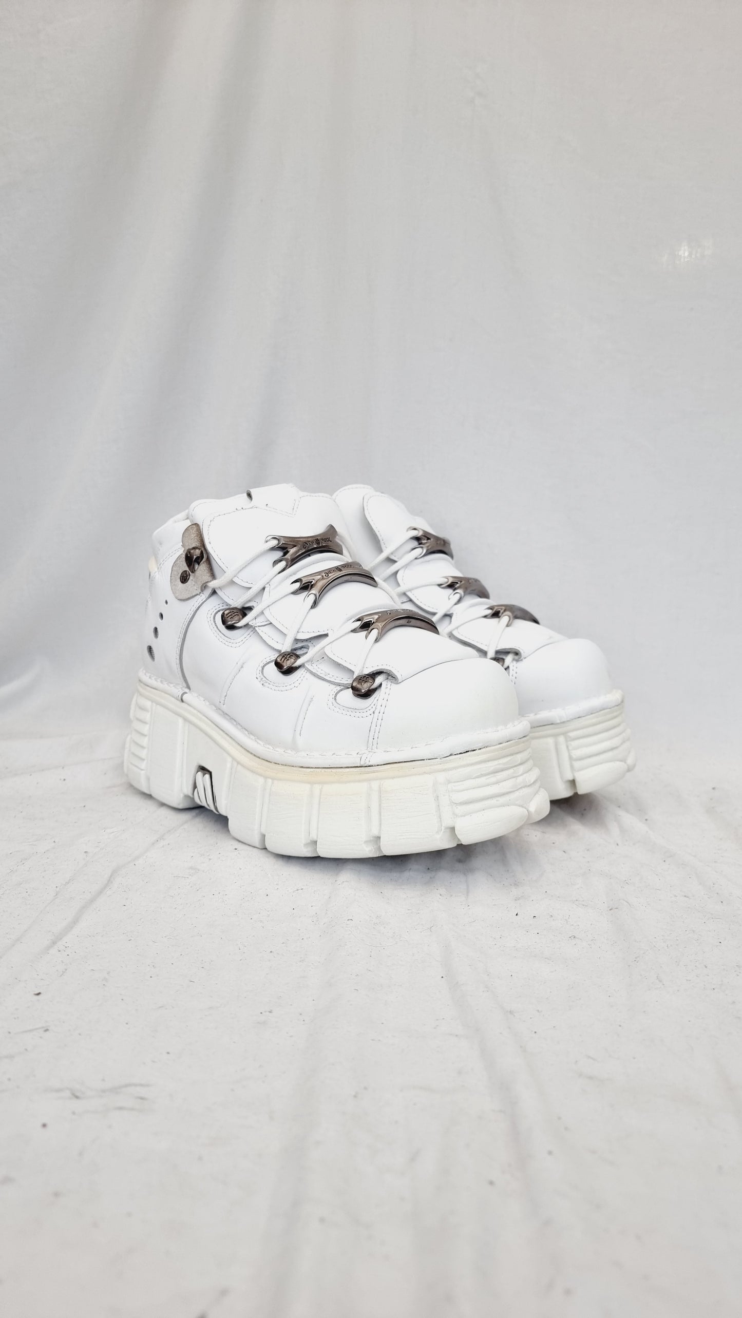 EU 40 / UK 7 New Rock Boots