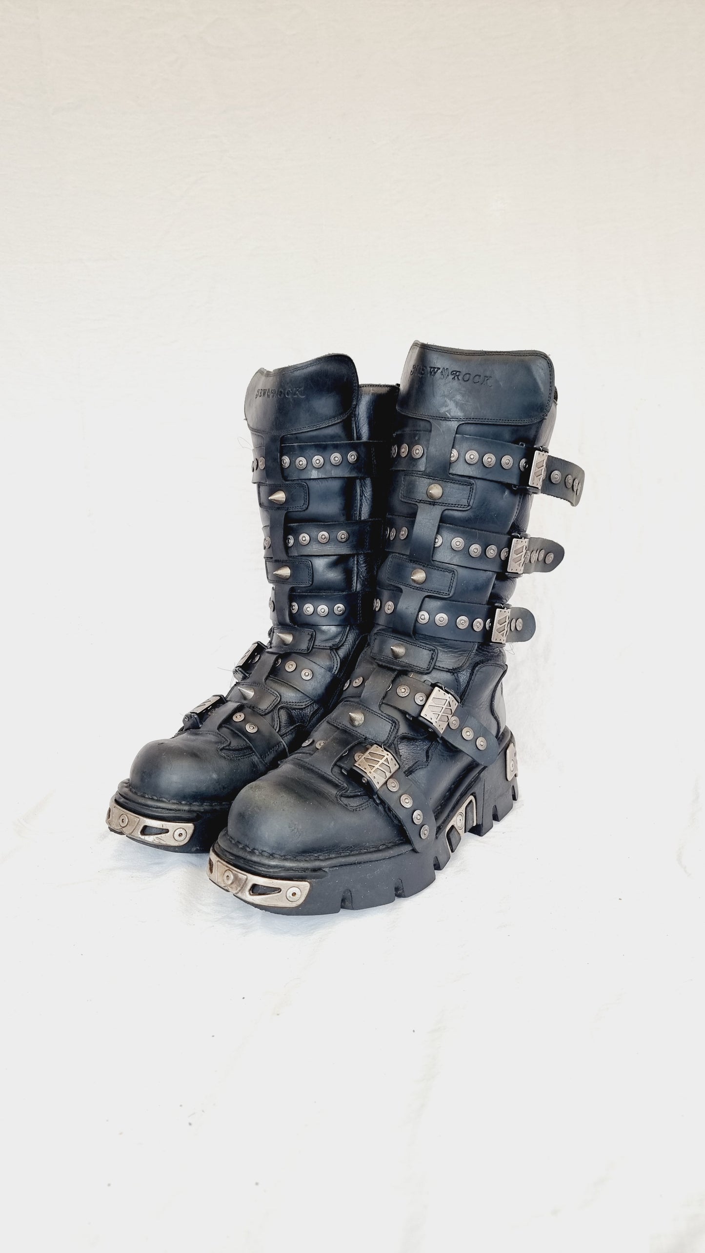 EU 45 / UK 10.5 New Rock Boots