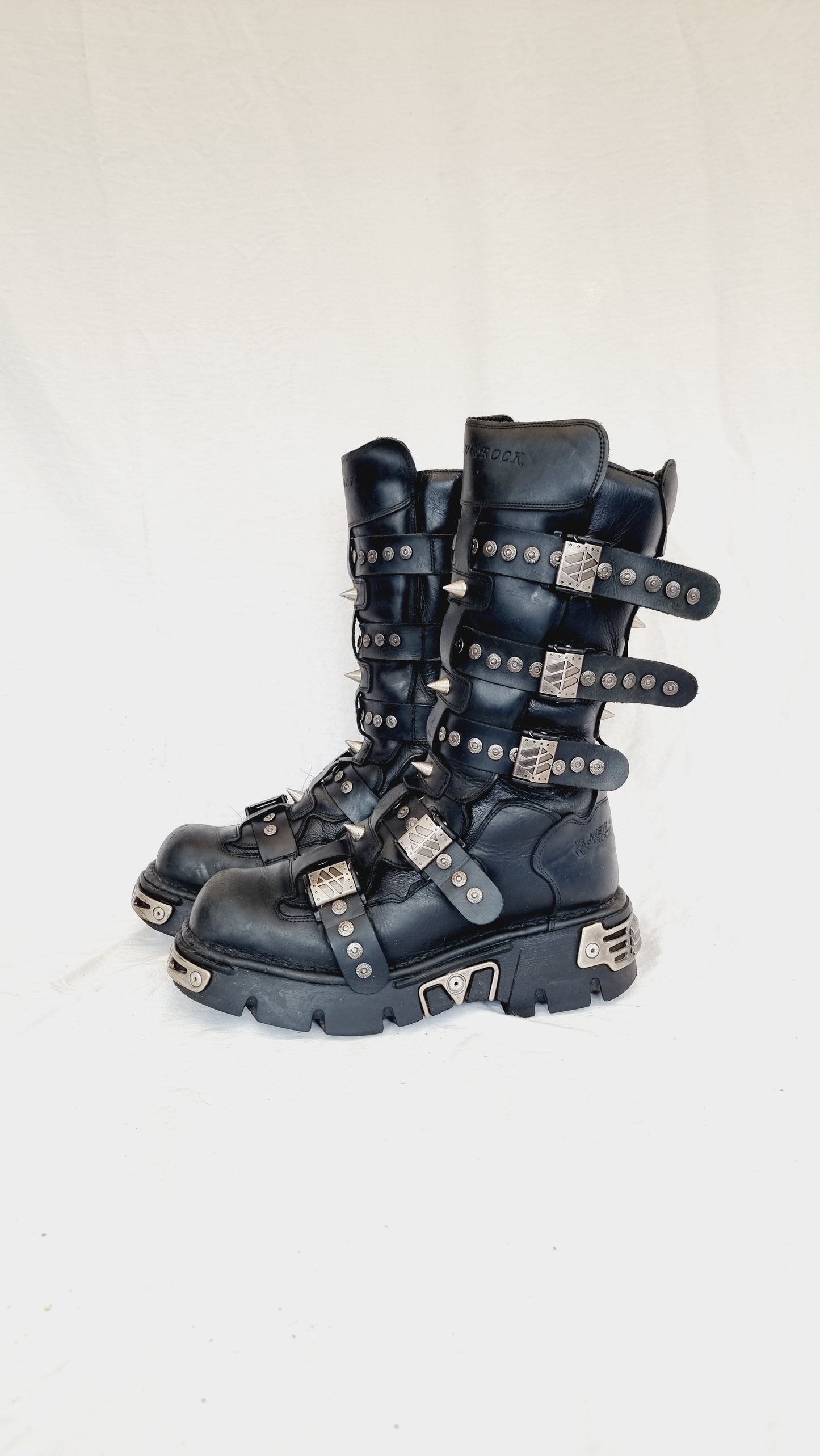 EU 45 / UK 10.5 New Rock Boots