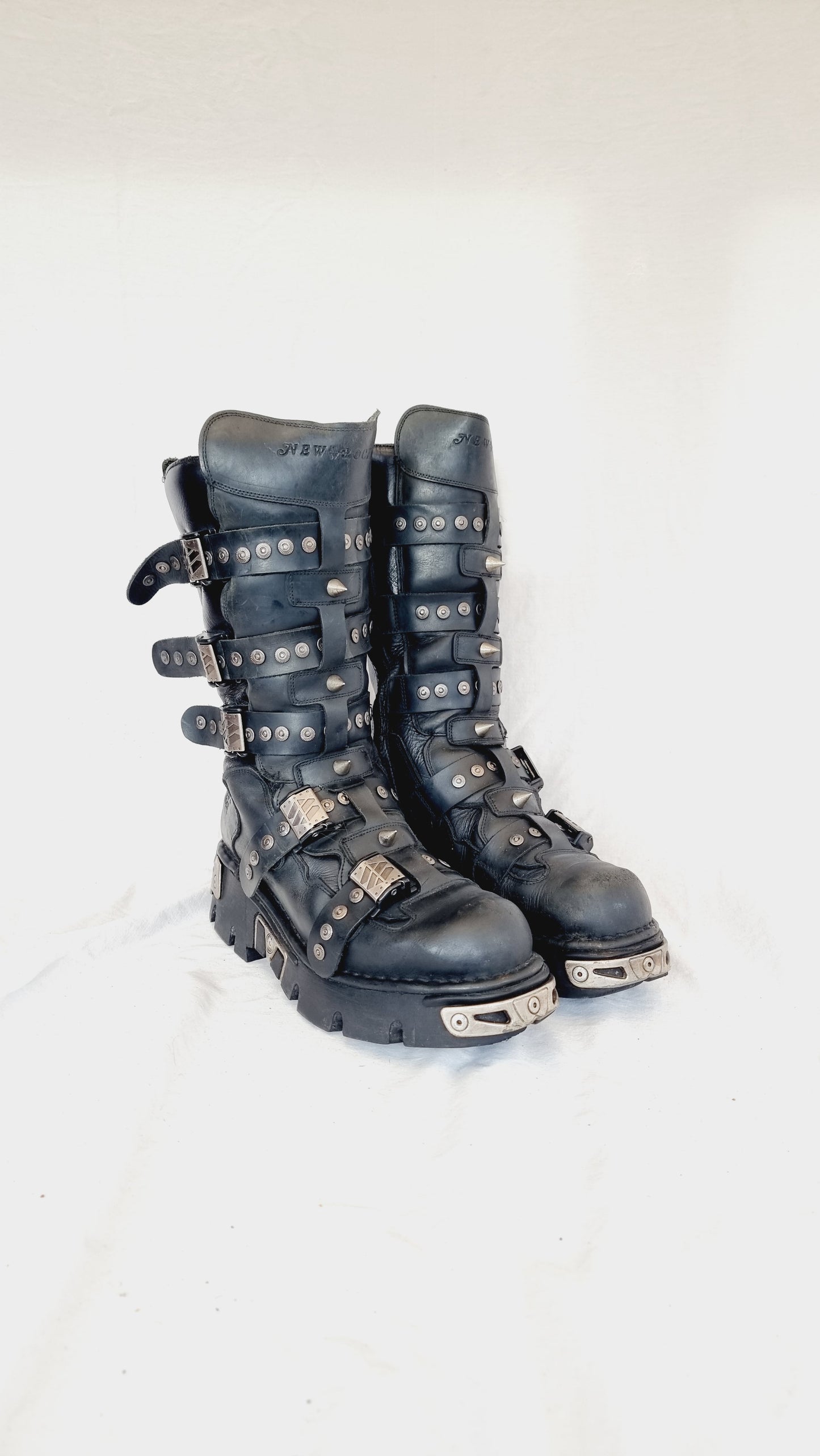 EU 45 / UK 10.5 New Rock Boots