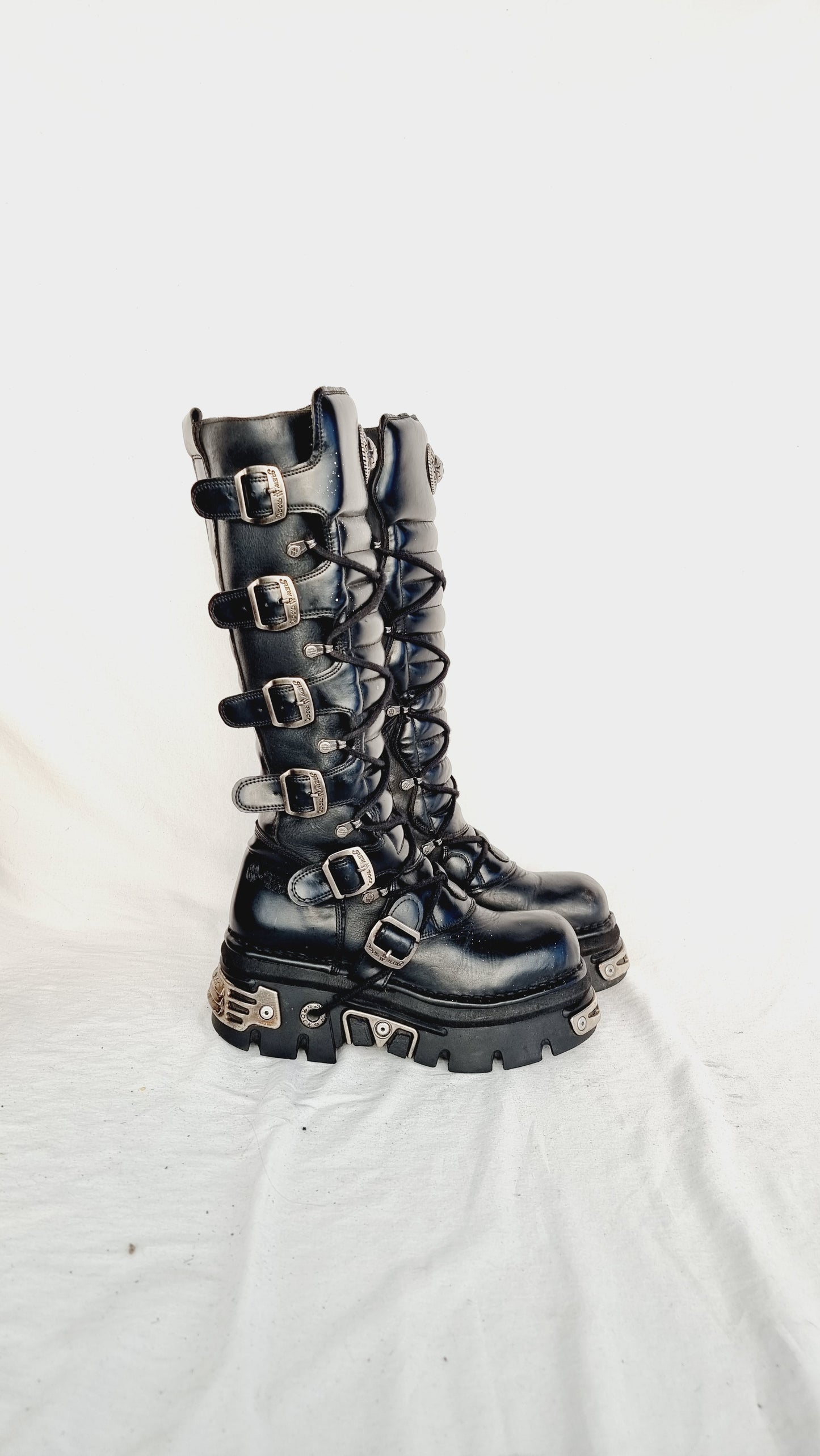 EU 40 / UK 7 New Rock Boots