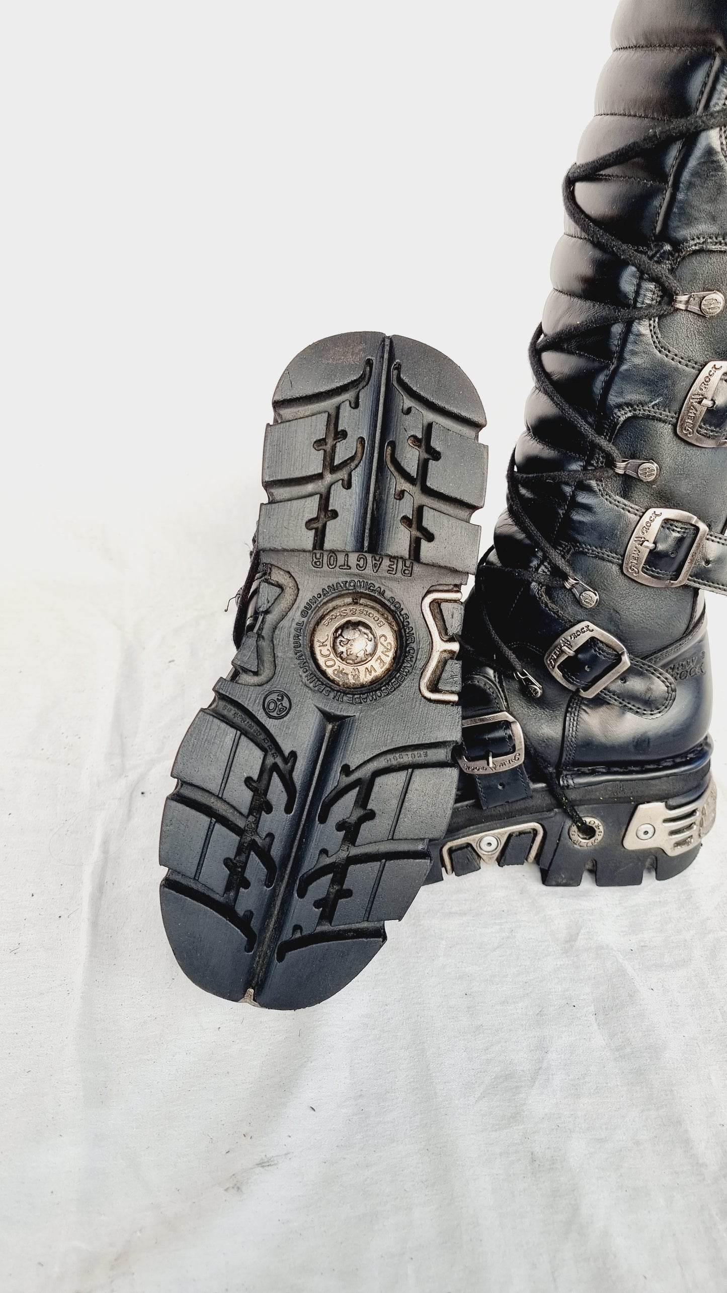 EU 40 / UK 7 New Rock Boots