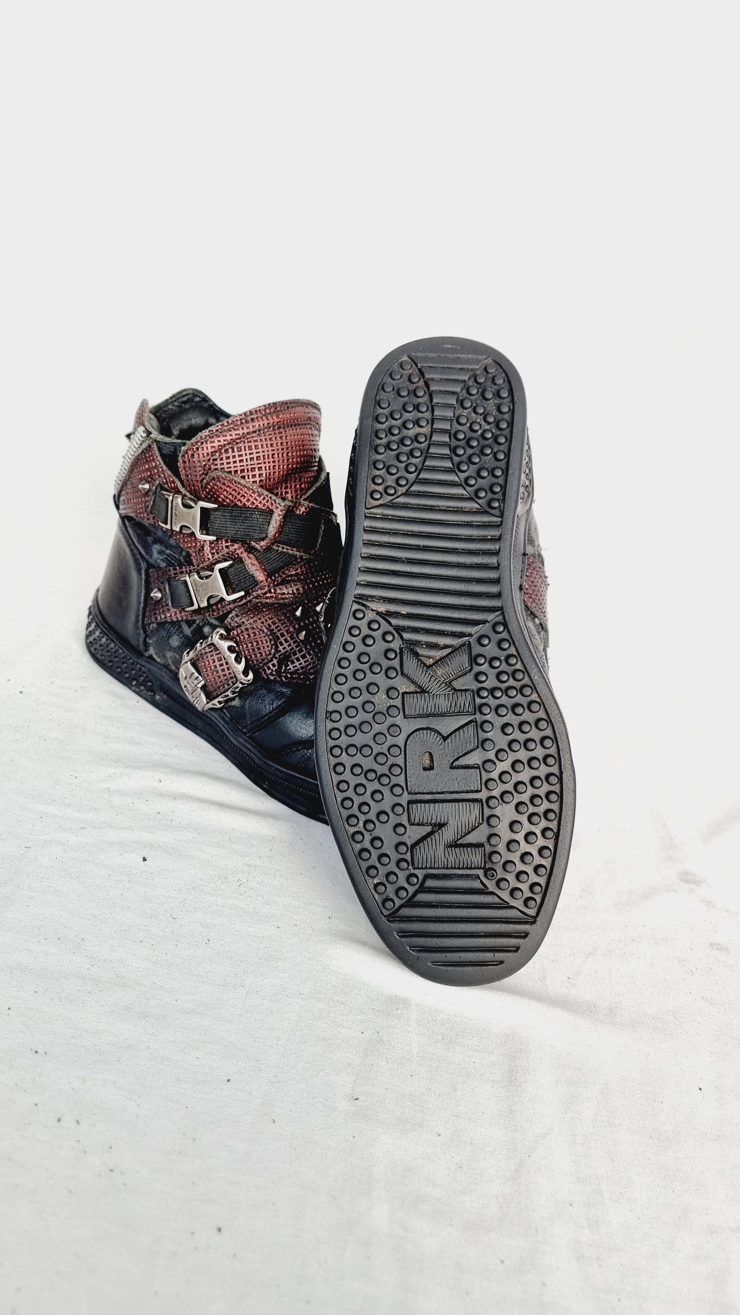 EU 37 / UK 4 New Rock Boots