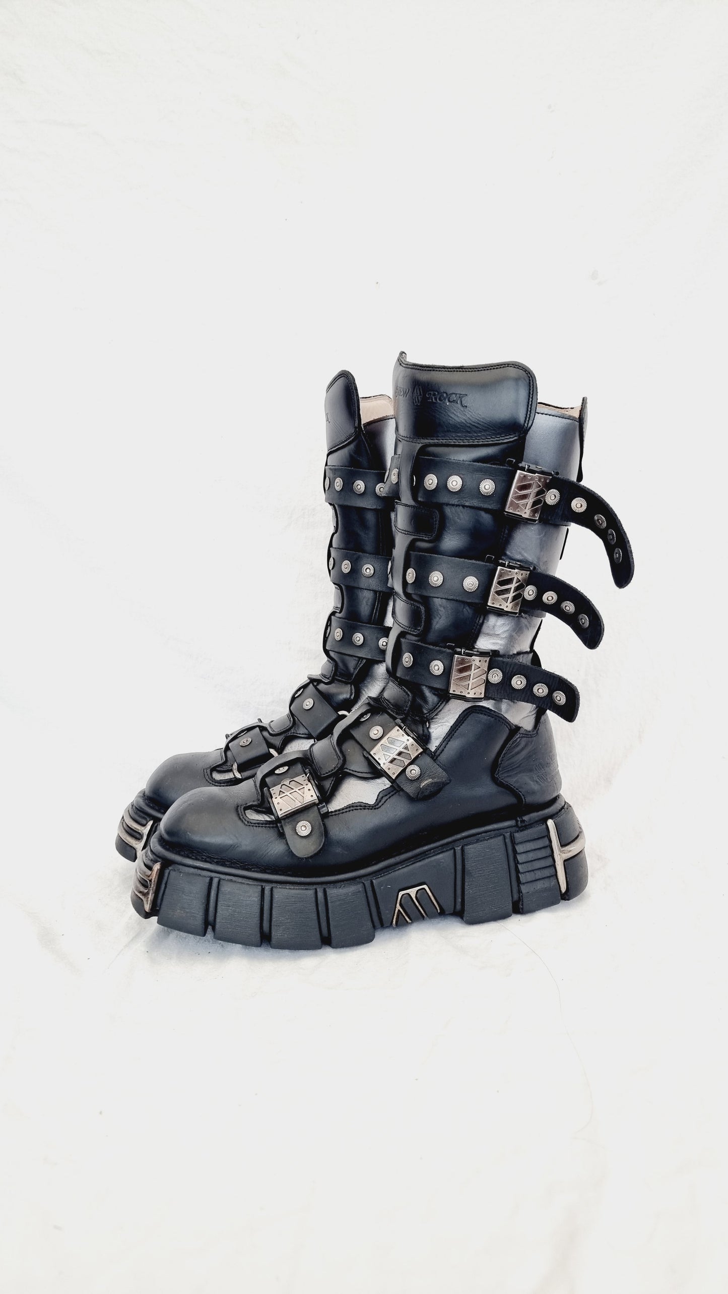 EU 40 / UK 7 New Rock Boots