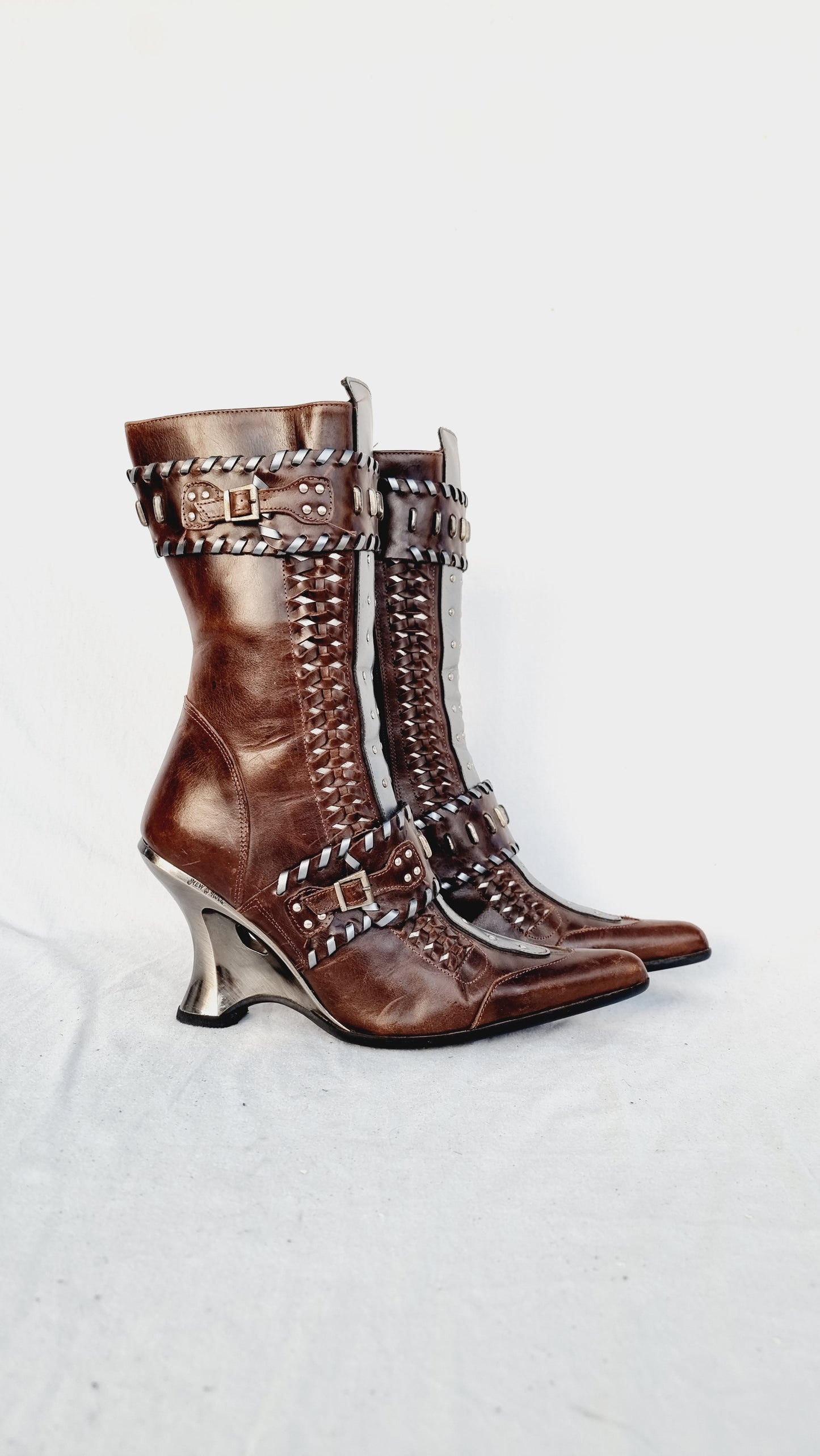 EU 40 / UK 7 New Rock Boots