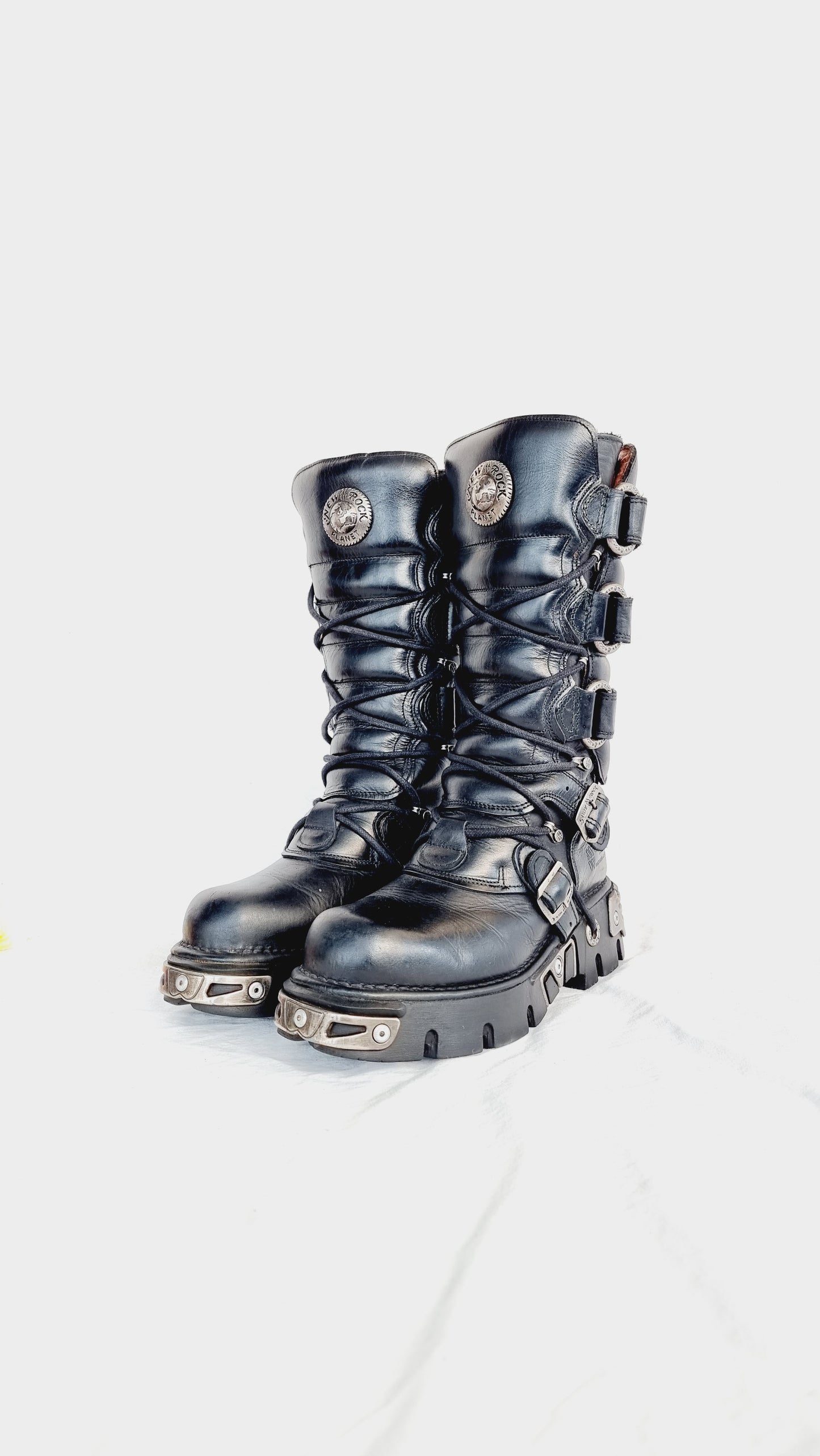 EU 41 / UK 7.5 New Rock Boots