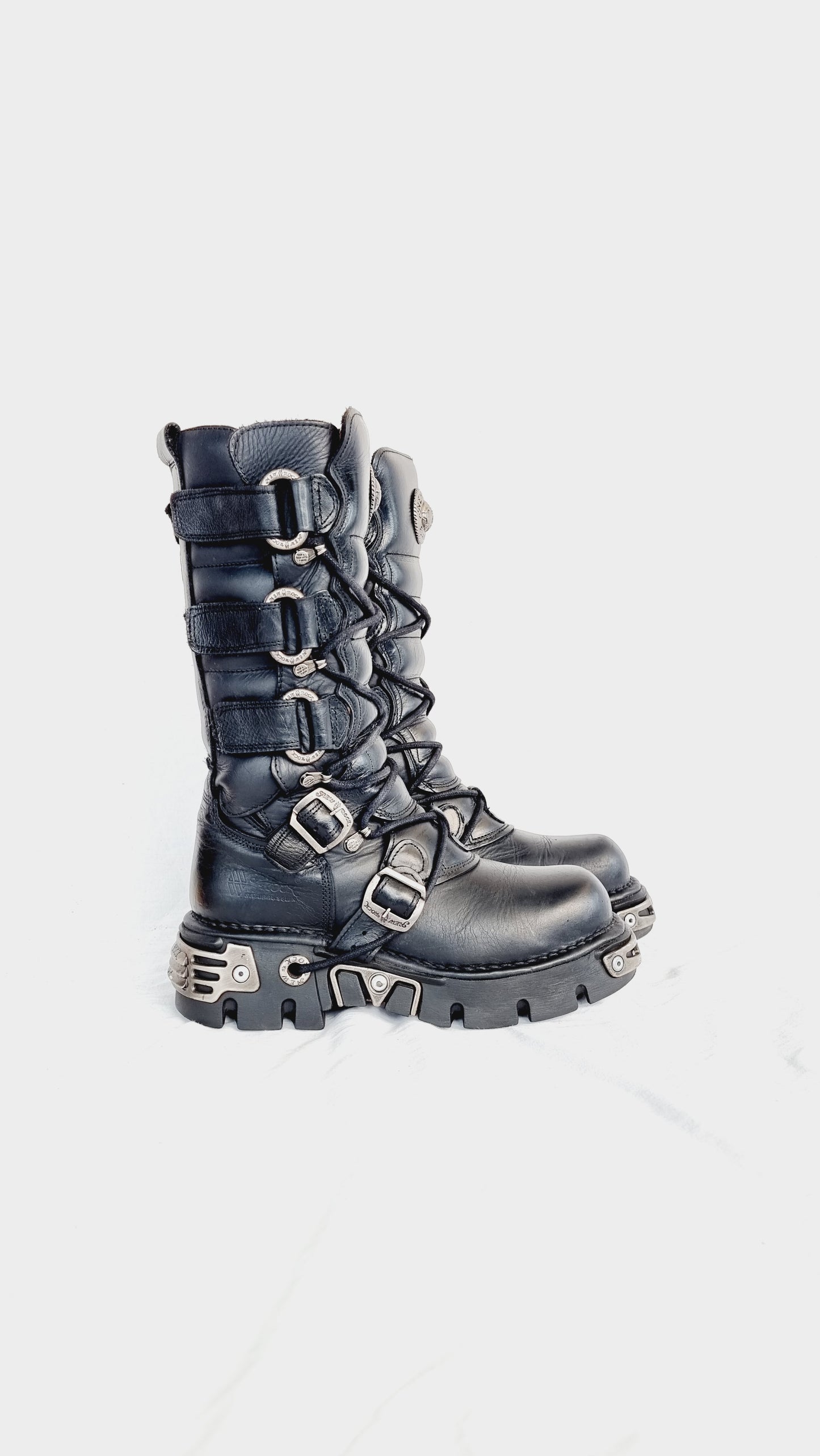 EU 41 / UK 7.5 New Rock Boots