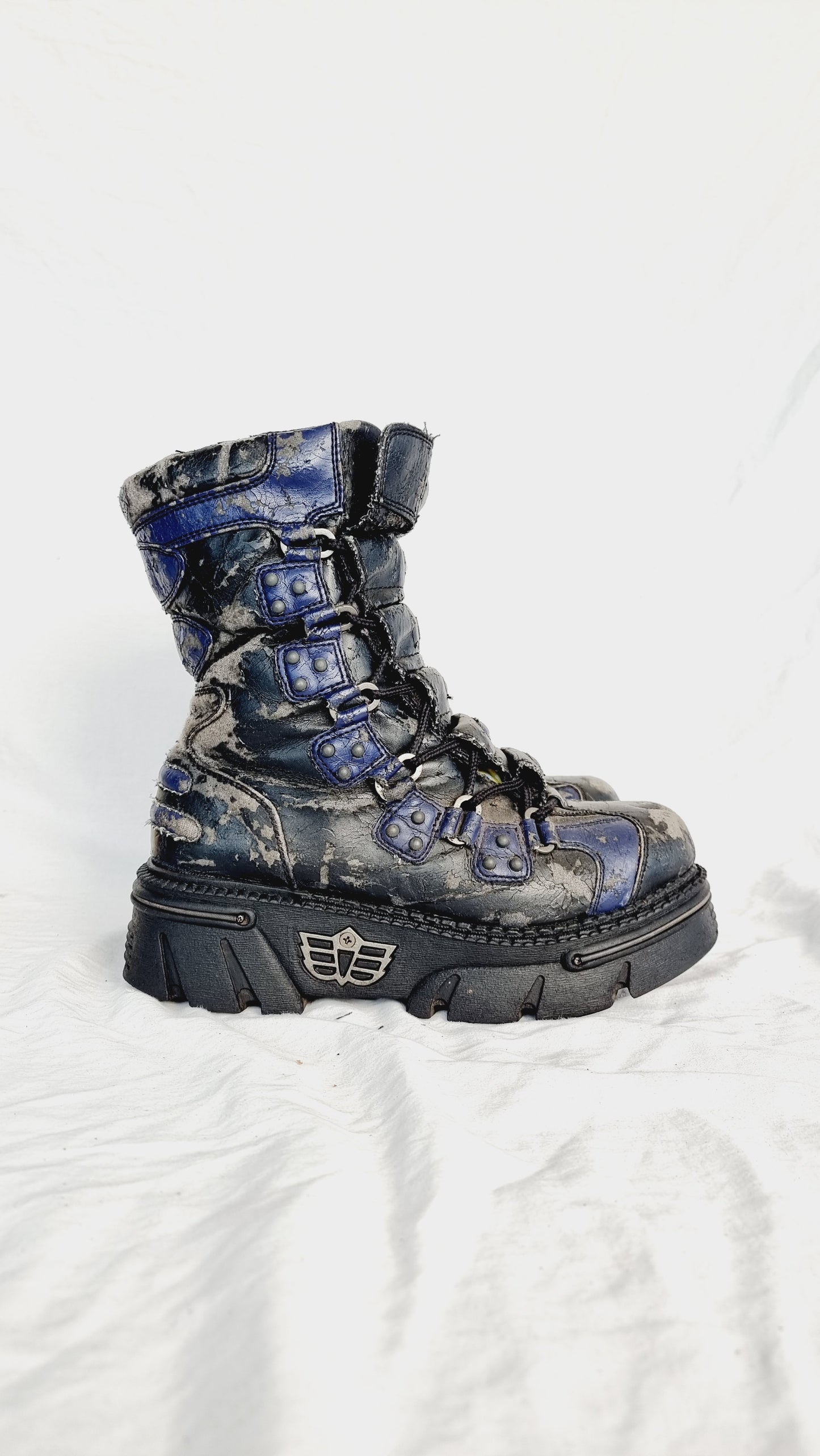 EU 42 / UK 8 Madfish Boots