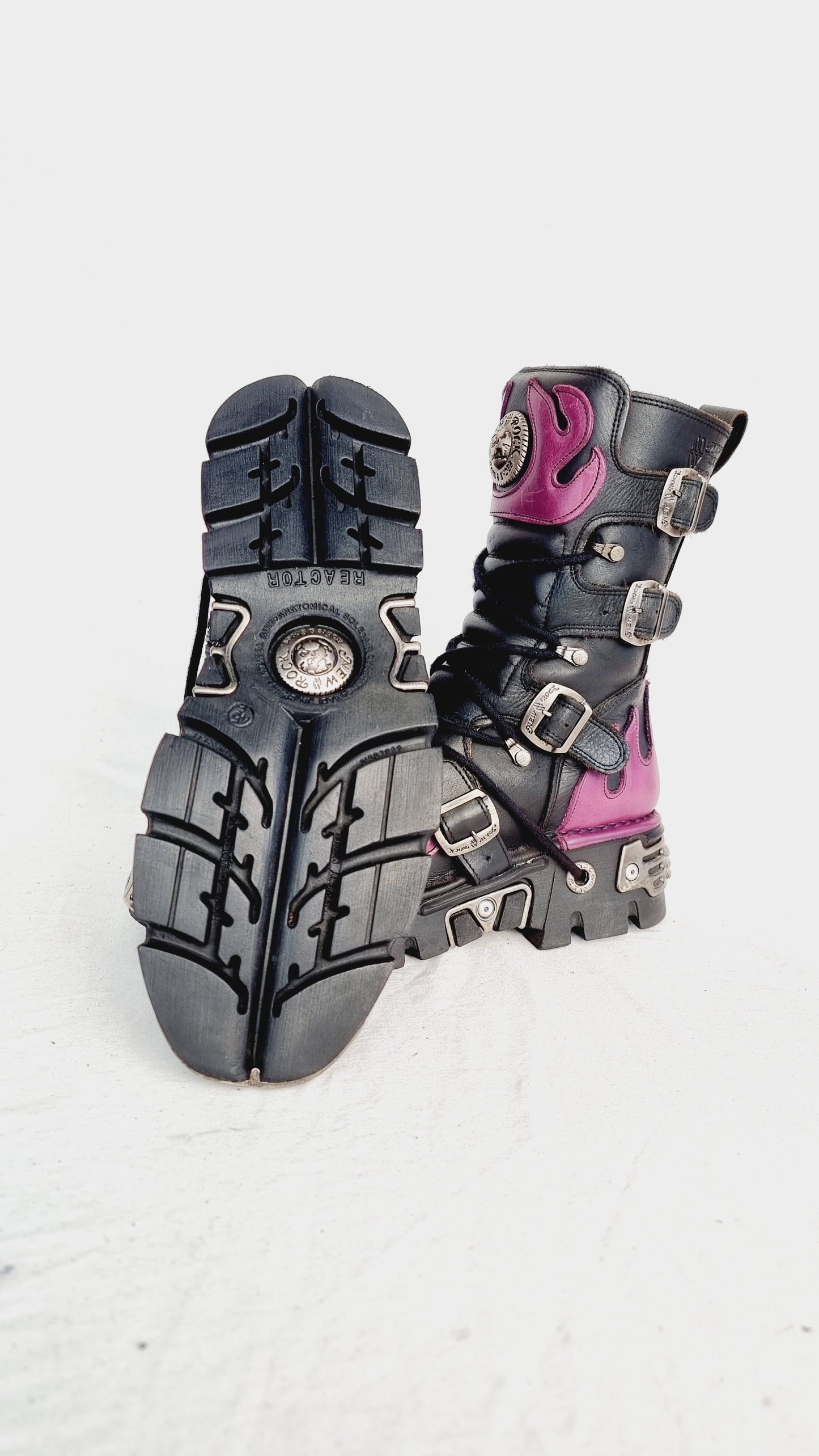 EU 45 / UK 10.5 New Rock Boots