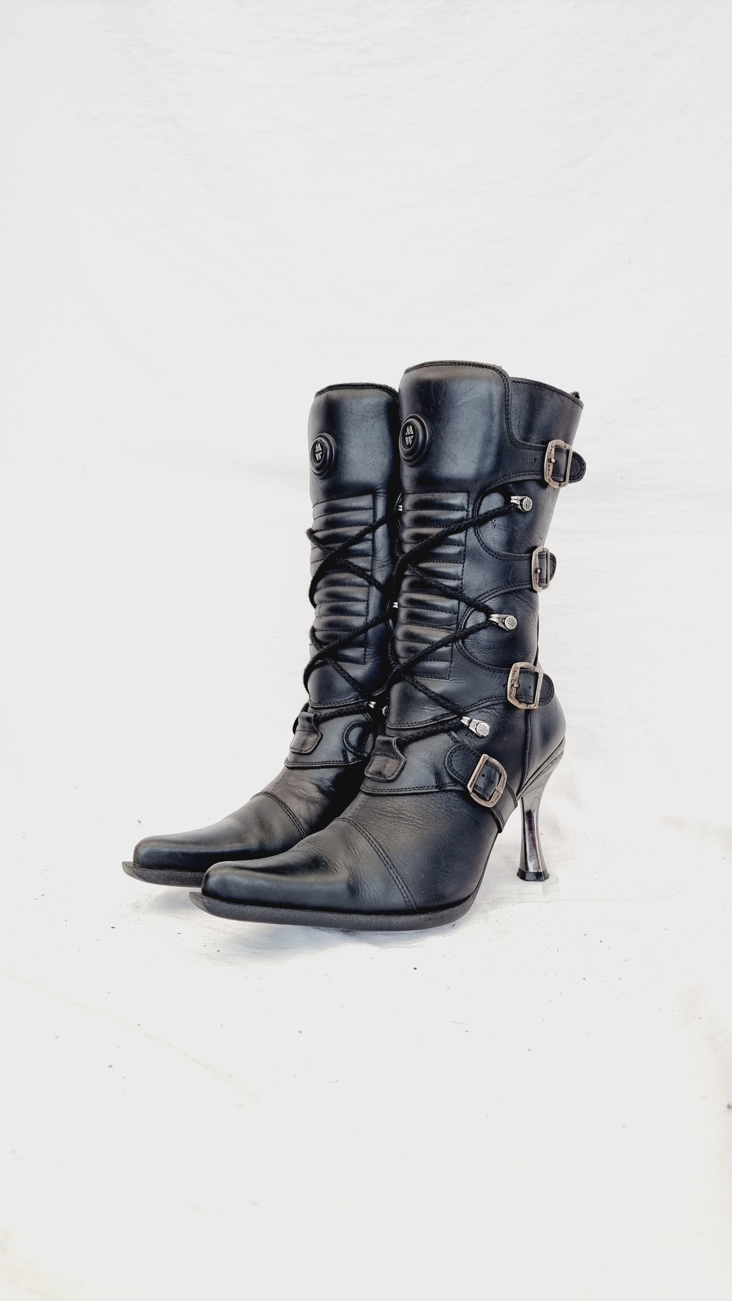 EU 42 / UK 8 New Rock Boots
