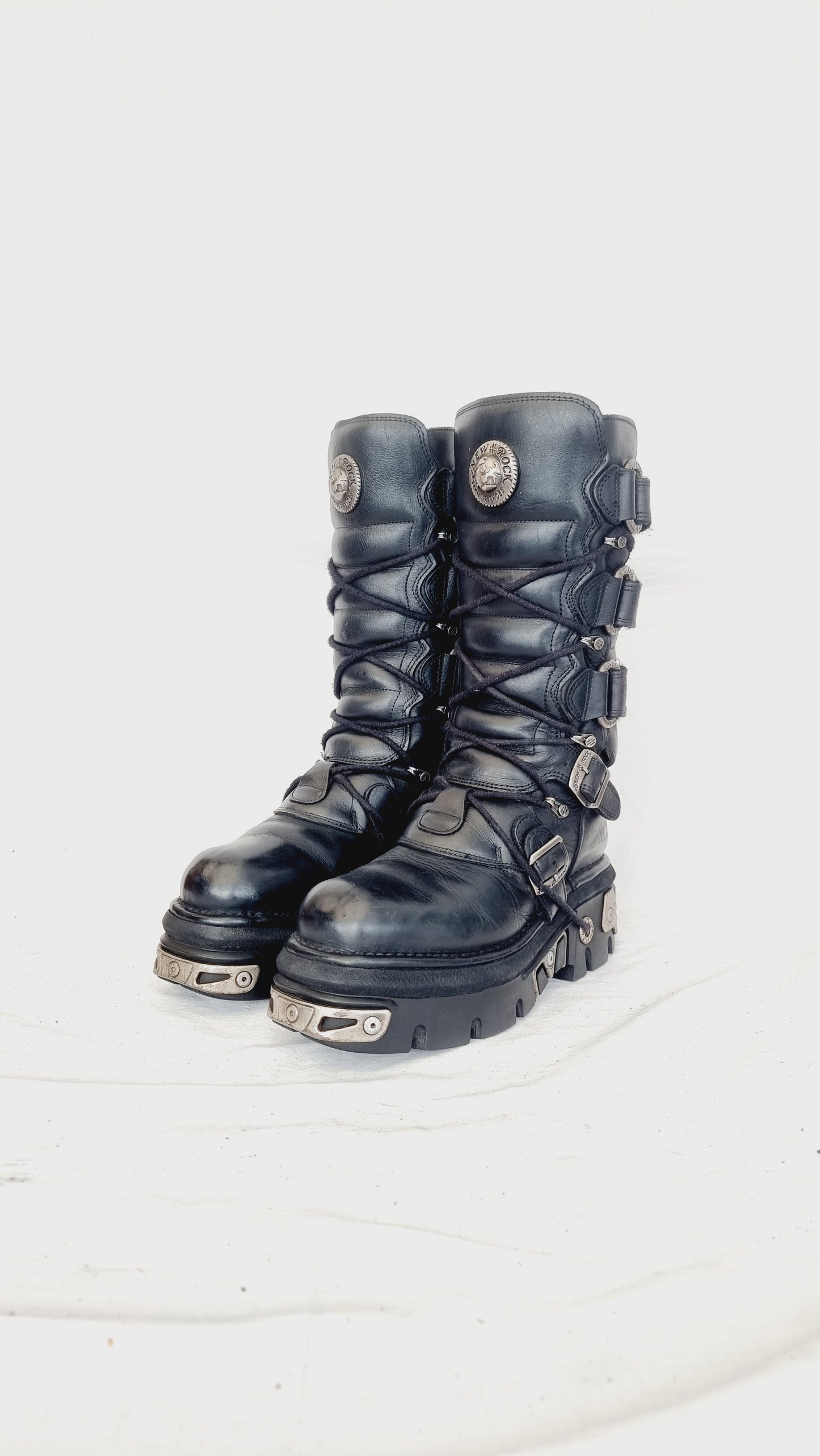 EU 41 / UK 7.5 New Rock Boots