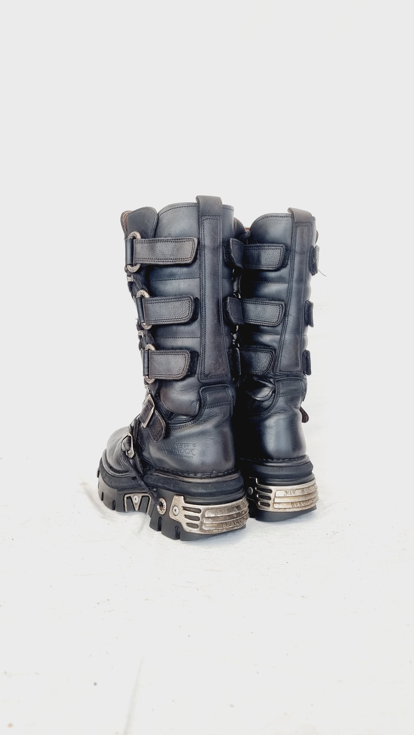 EU 41 / UK 7.5 New Rock Boots