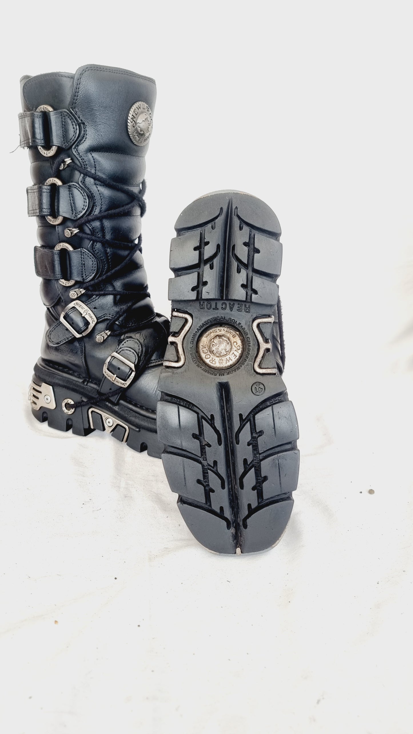 EU 41 / UK 7.5 New Rock Boots