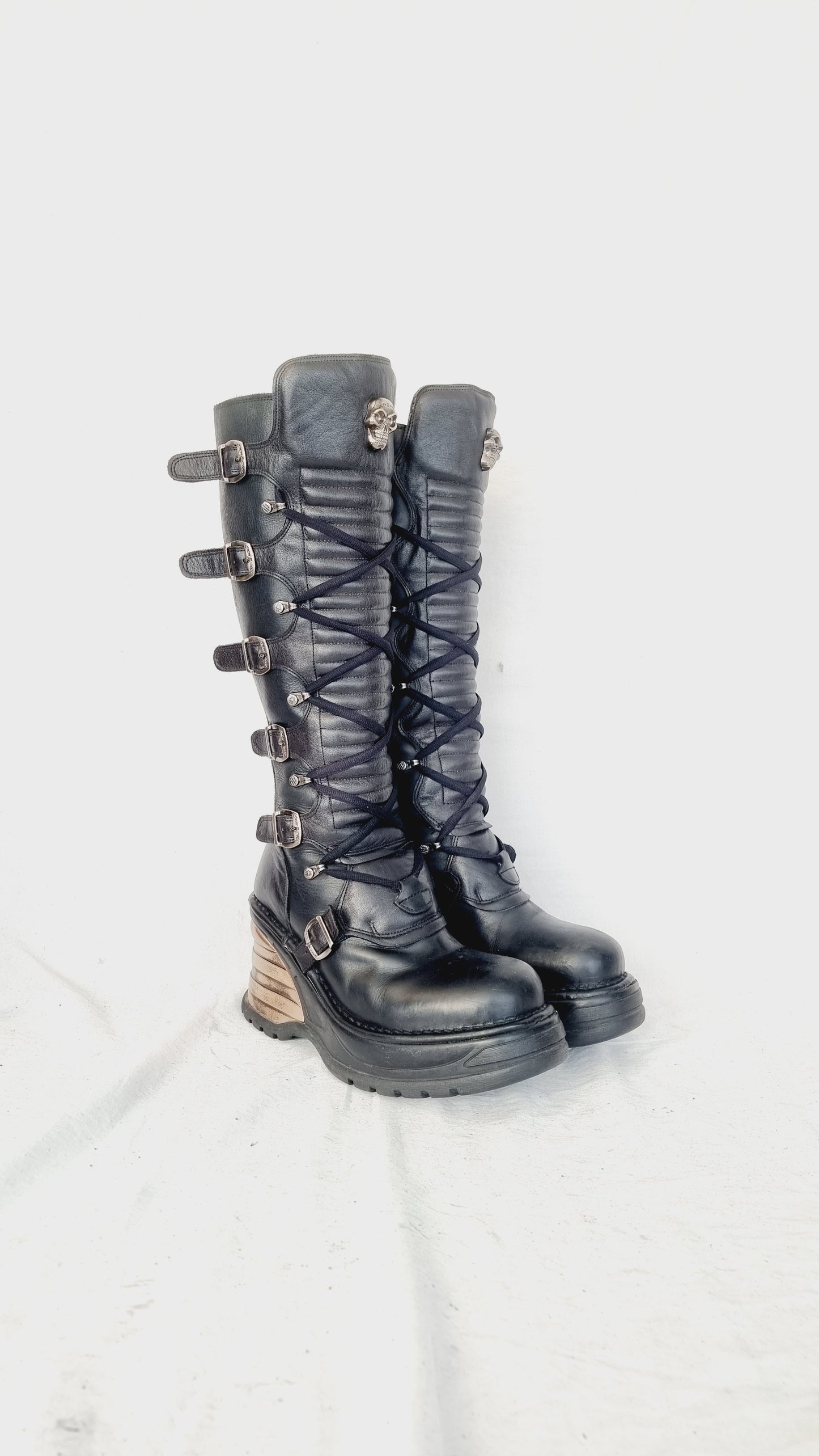 EU 42 / UK 8 New Rock Boots