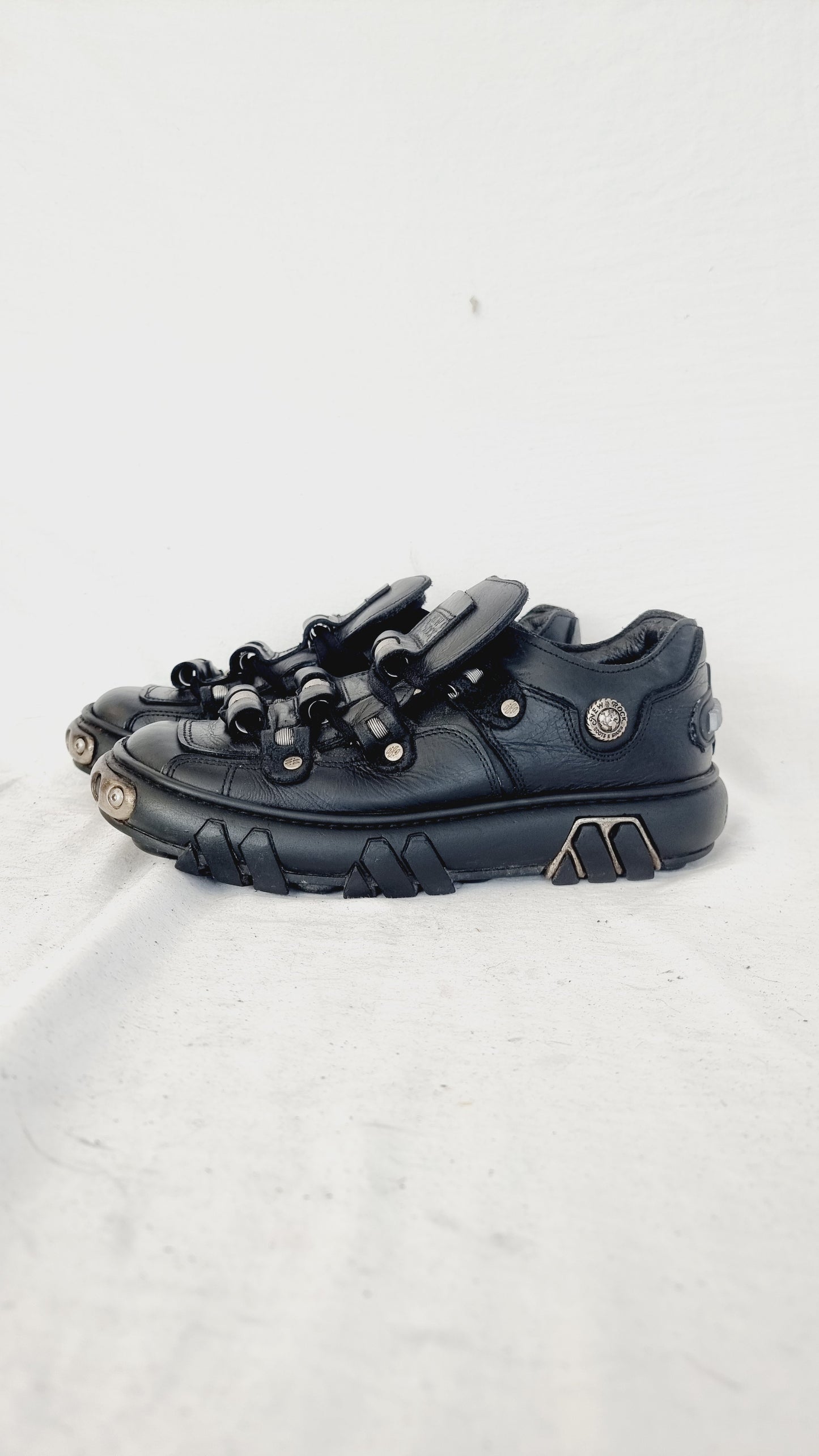 EU 40 / UK 7 New Rock Boots