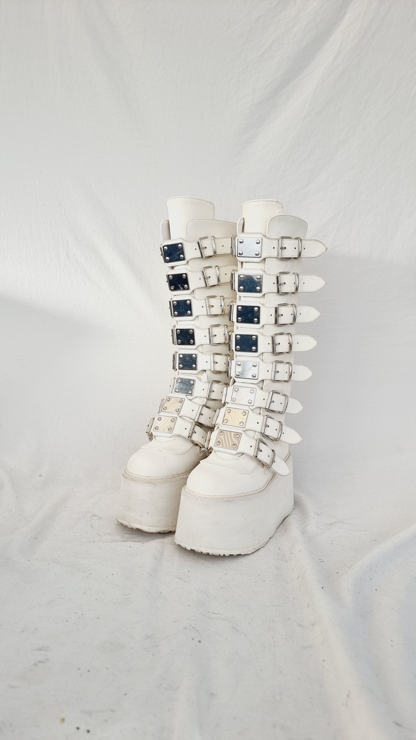 EU 37 / UK 4 Demonia Shoes