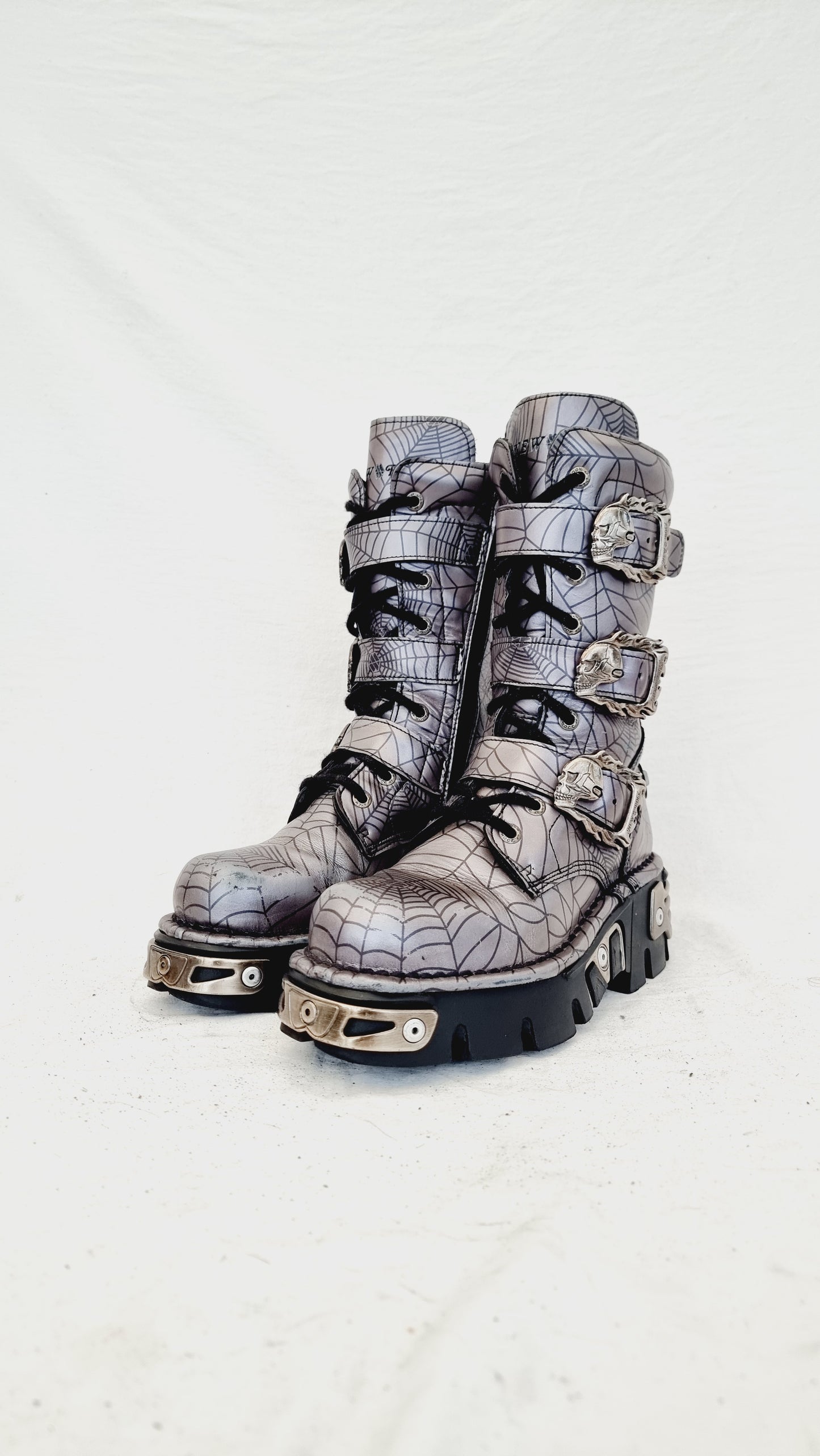 EU 37 / UK 4 New Rock Boots