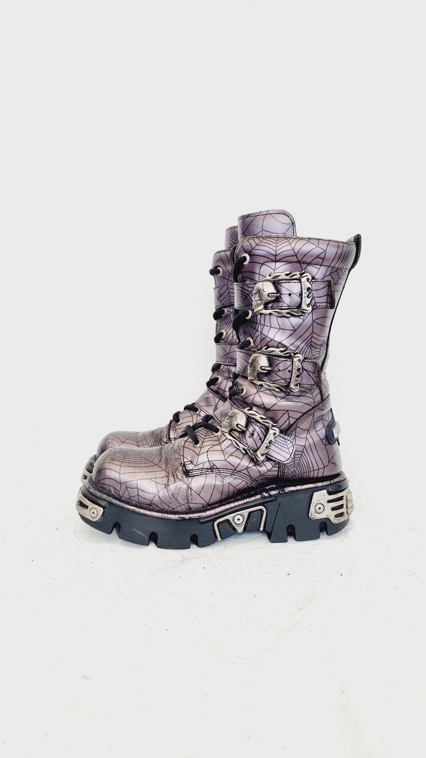 EU 41 / UK 7.5 New Rock Boots