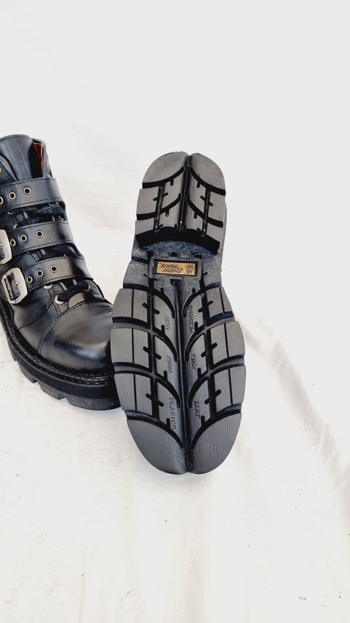EU 42 / UK 8 New Rock Boots