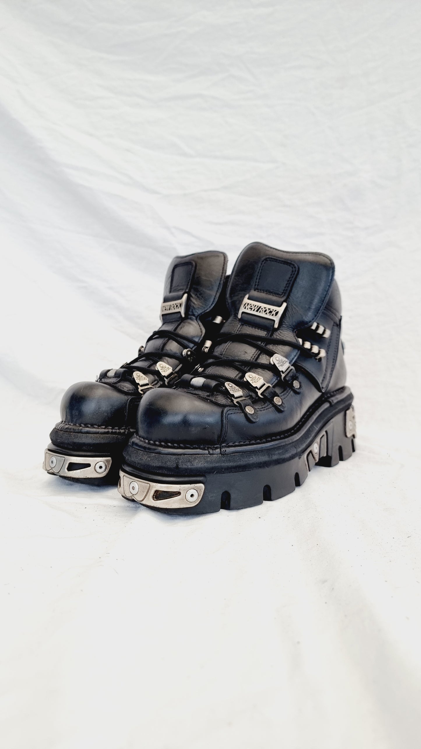 EU 41 / UK 7.5 New Rock Boots