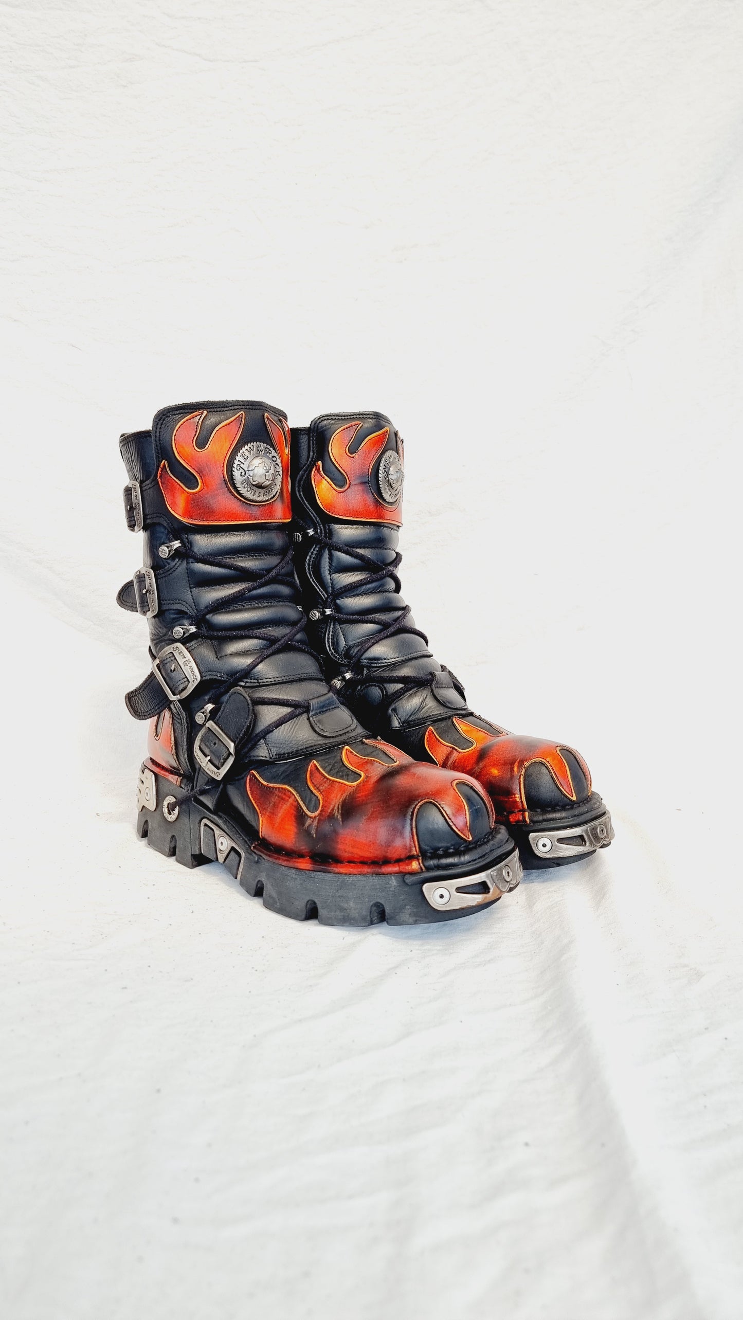 EU 41 / UK 7.5 New Rock Boots