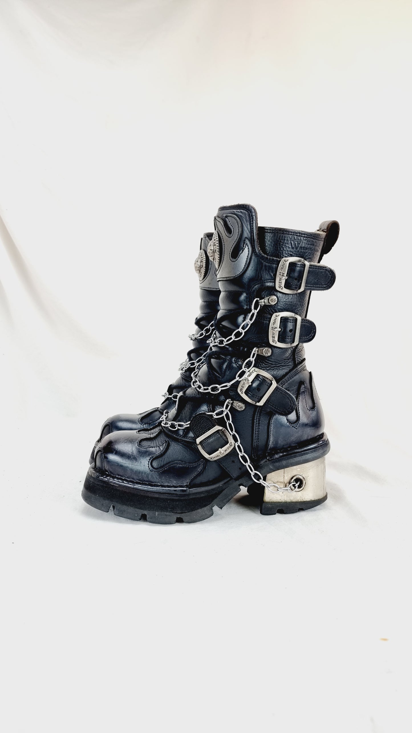 EU 41 / UK 7.5 New Rock Boots