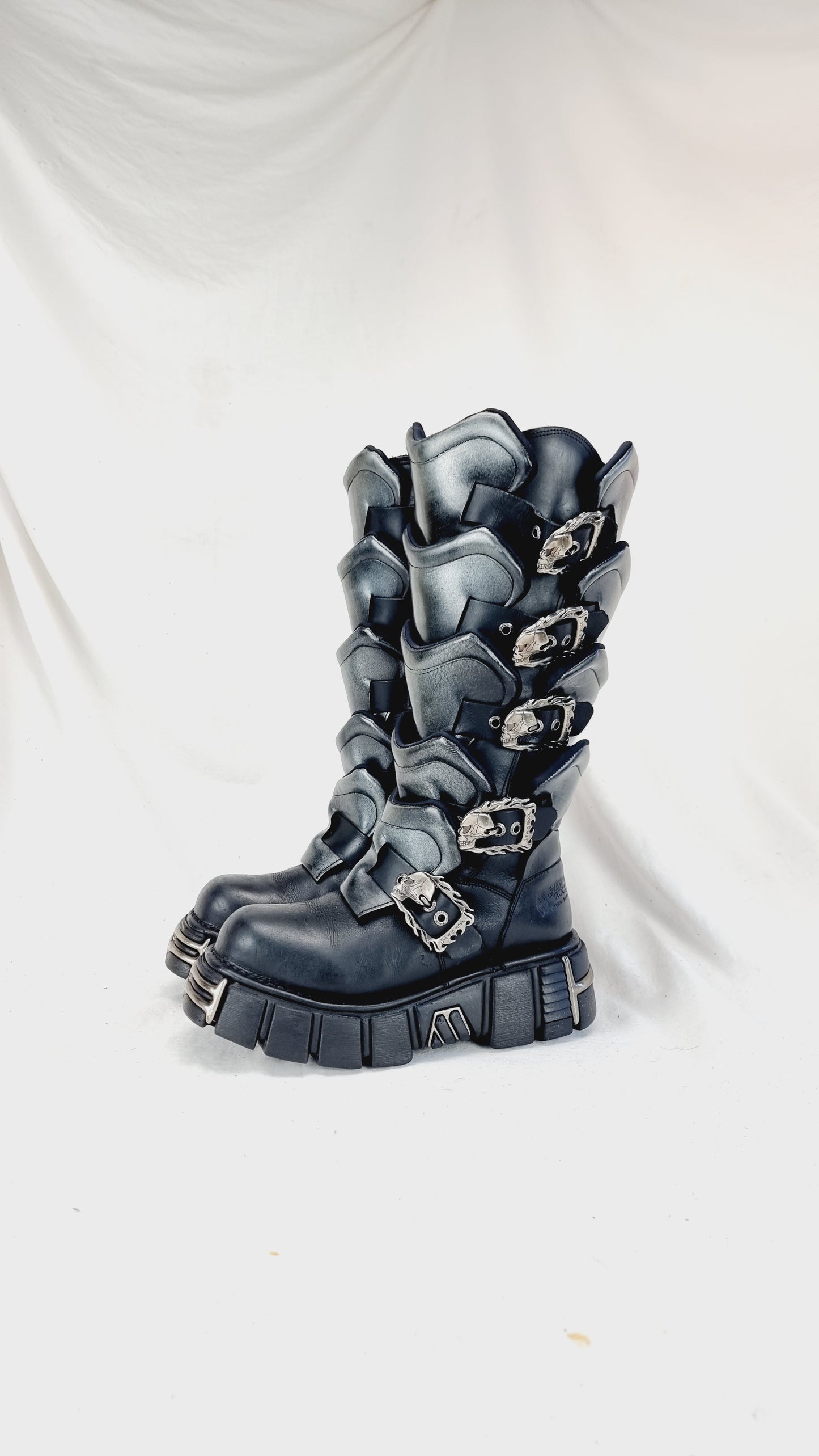 EU 42 / UK 8 New Rock Boots