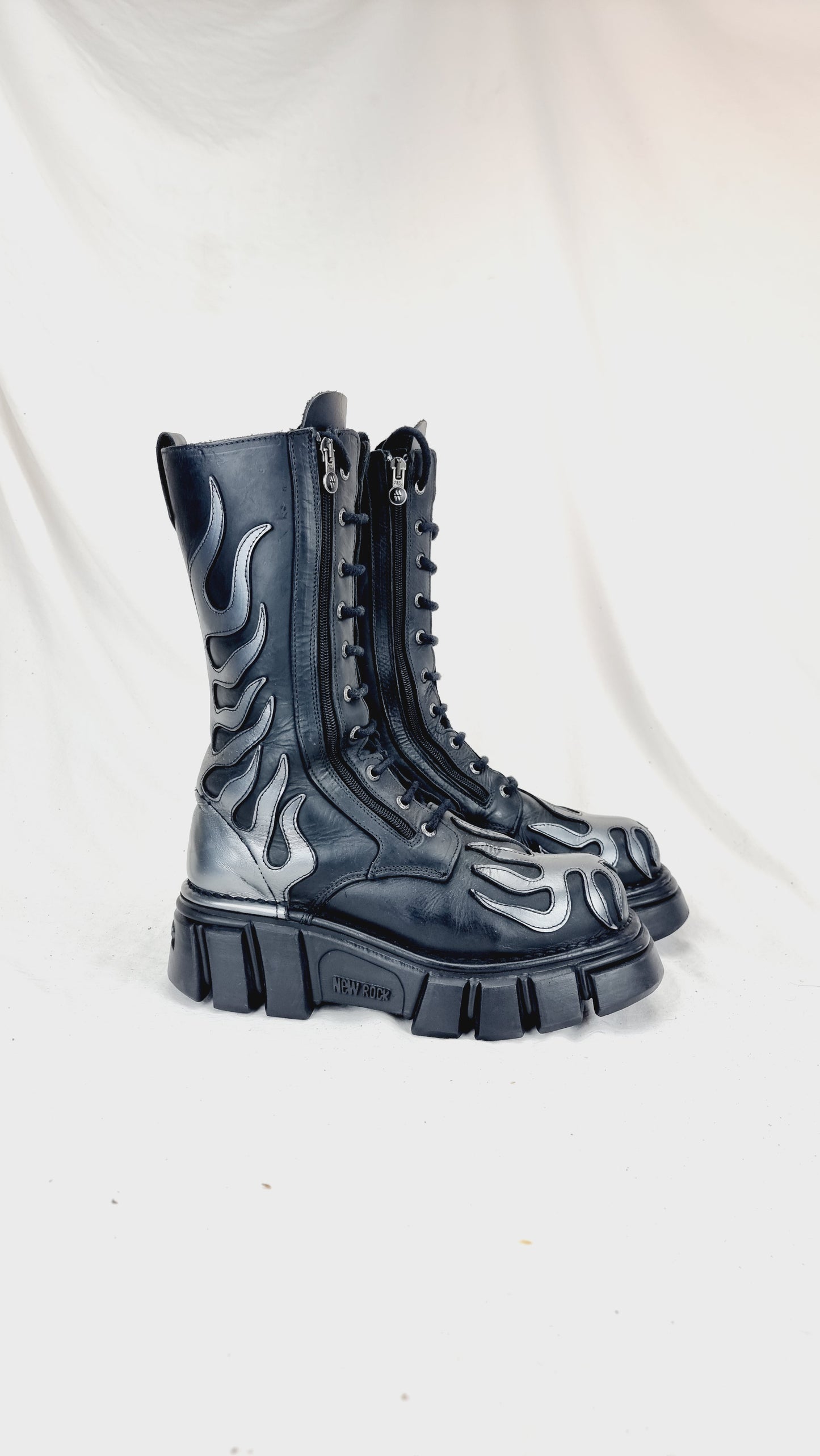 EU 44 / UK 10 New Rock Boots
