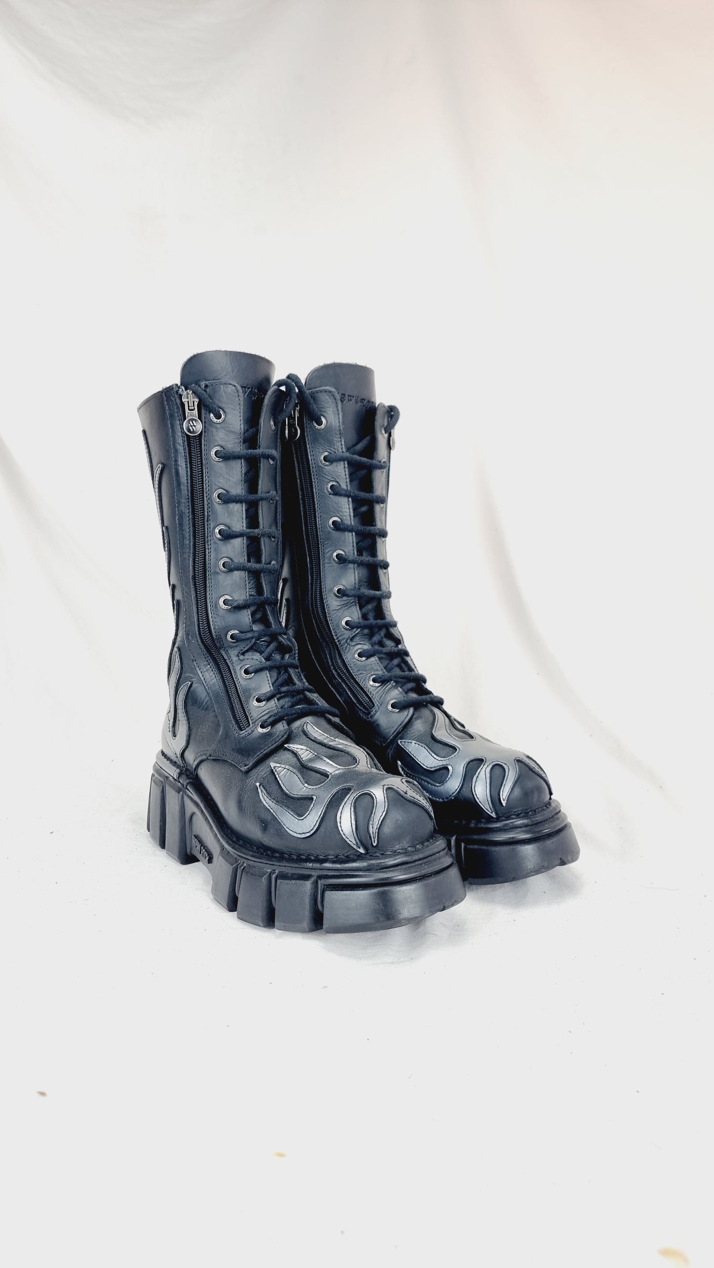 EU 44 / UK 10 New Rock Boots