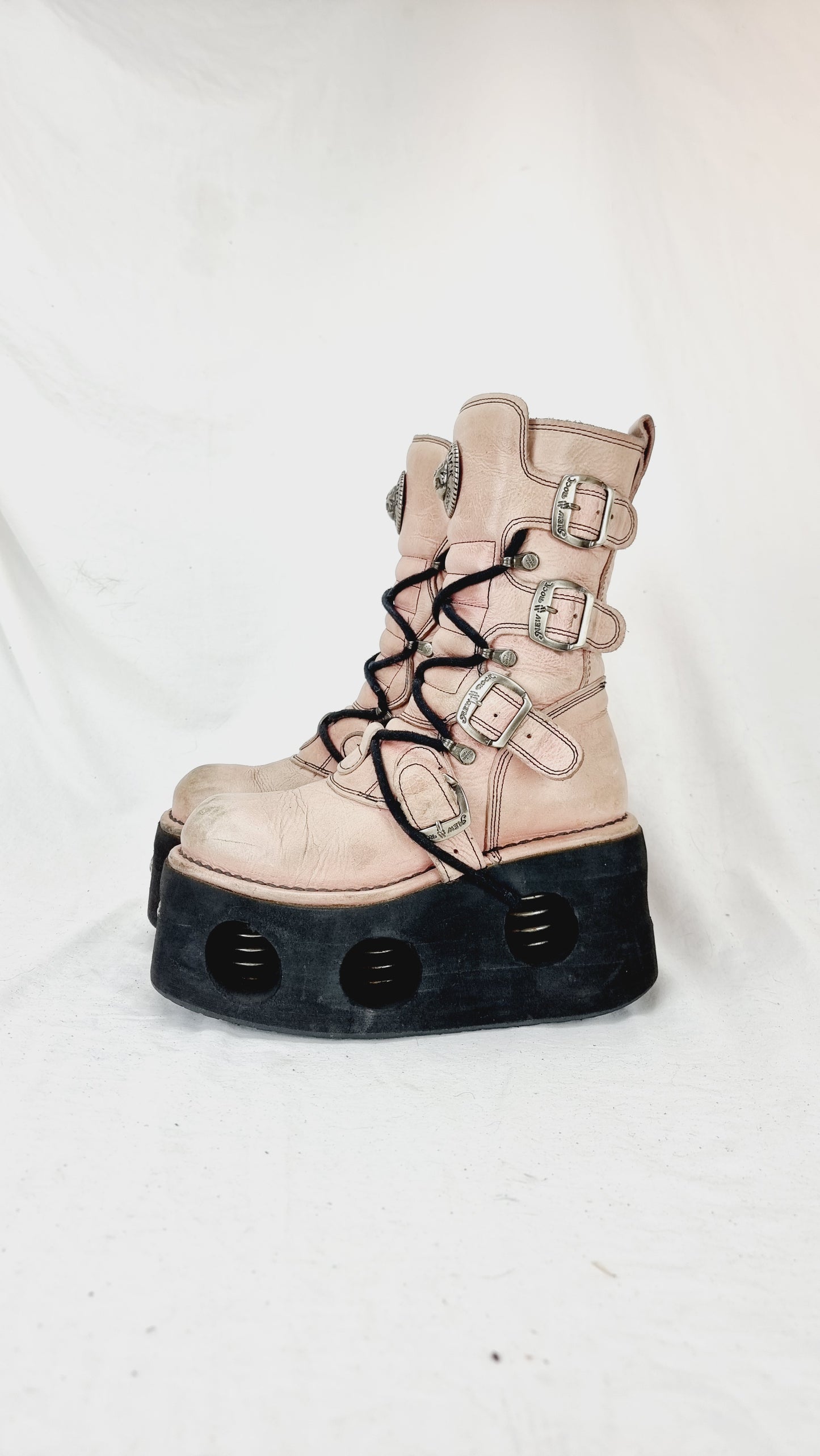 EU 38 / UK 5 New Rock Boots