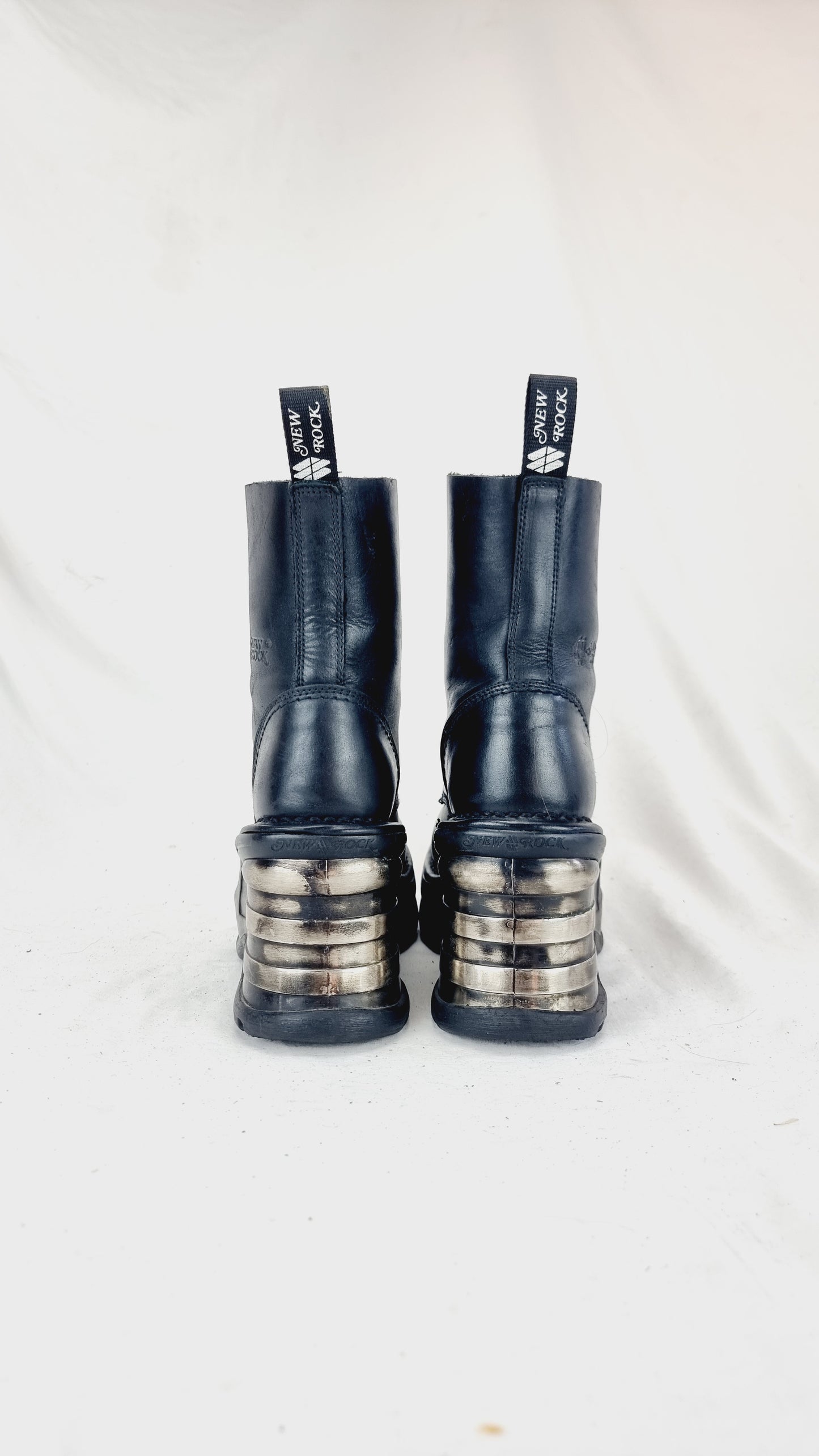 EU 38 / UK 5 New Rock Boots