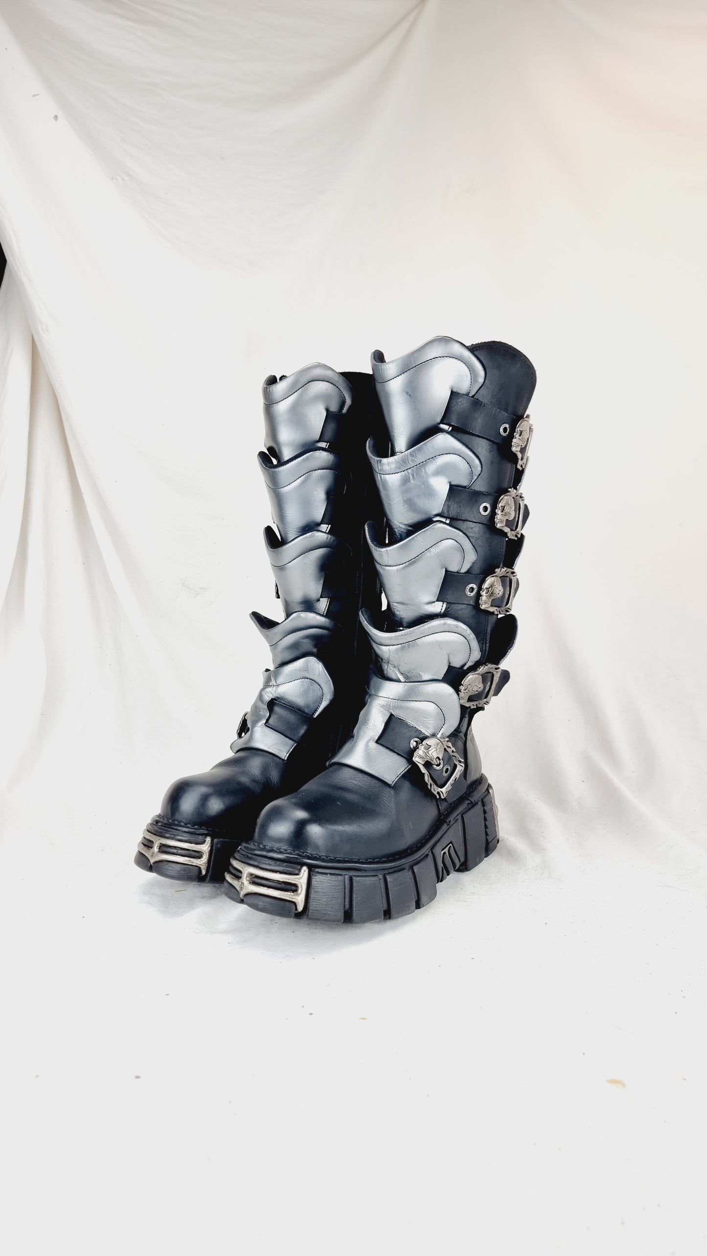 EU 42 / UK 8 New Rock Boots