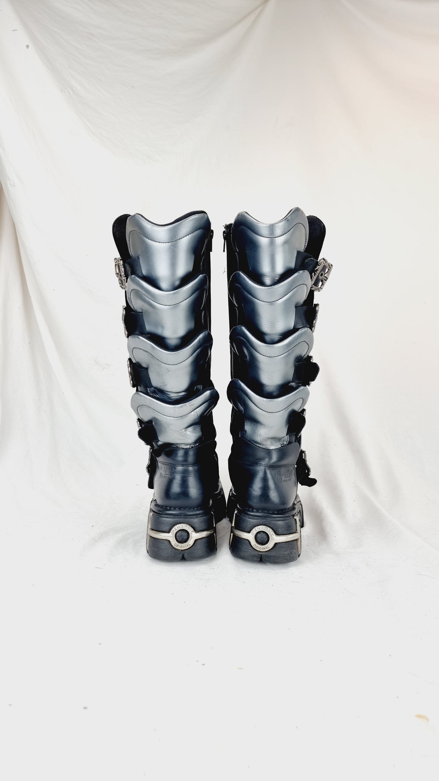 EU 42 / UK 8 New Rock Boots