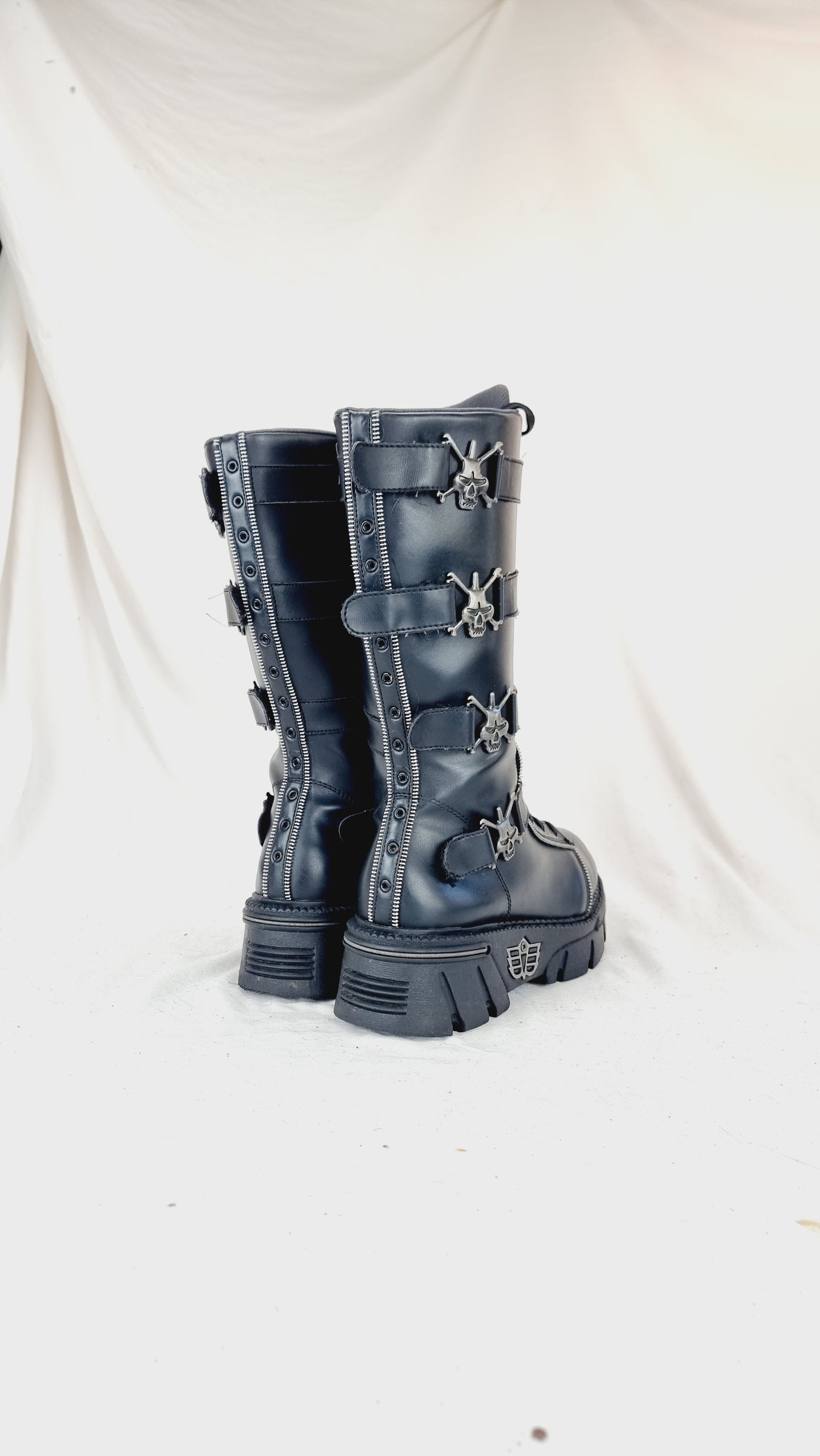 EU 44 / UK 10 Madfish Boots