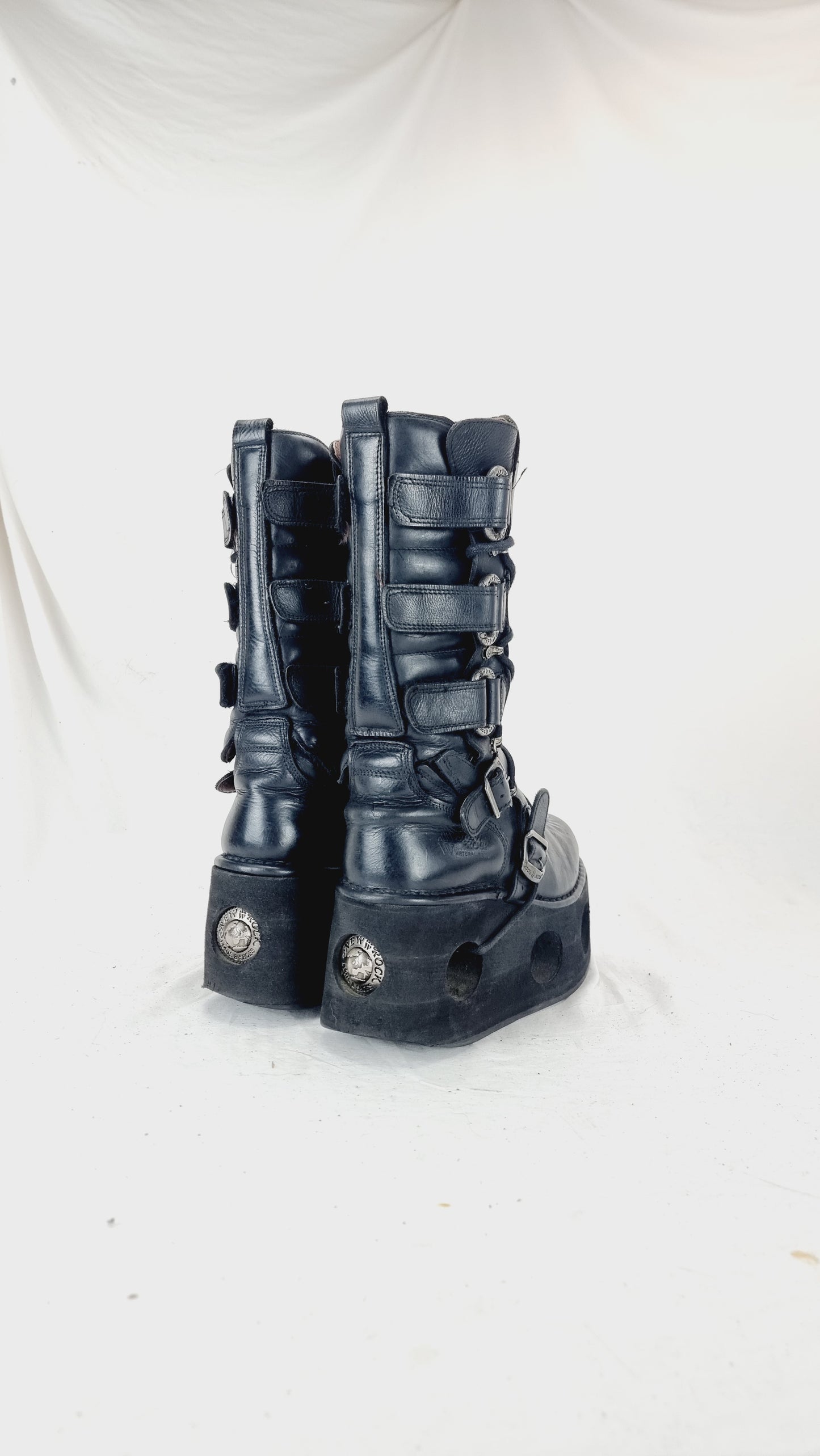 EU 41 / UK 7.5 New Rock Boots