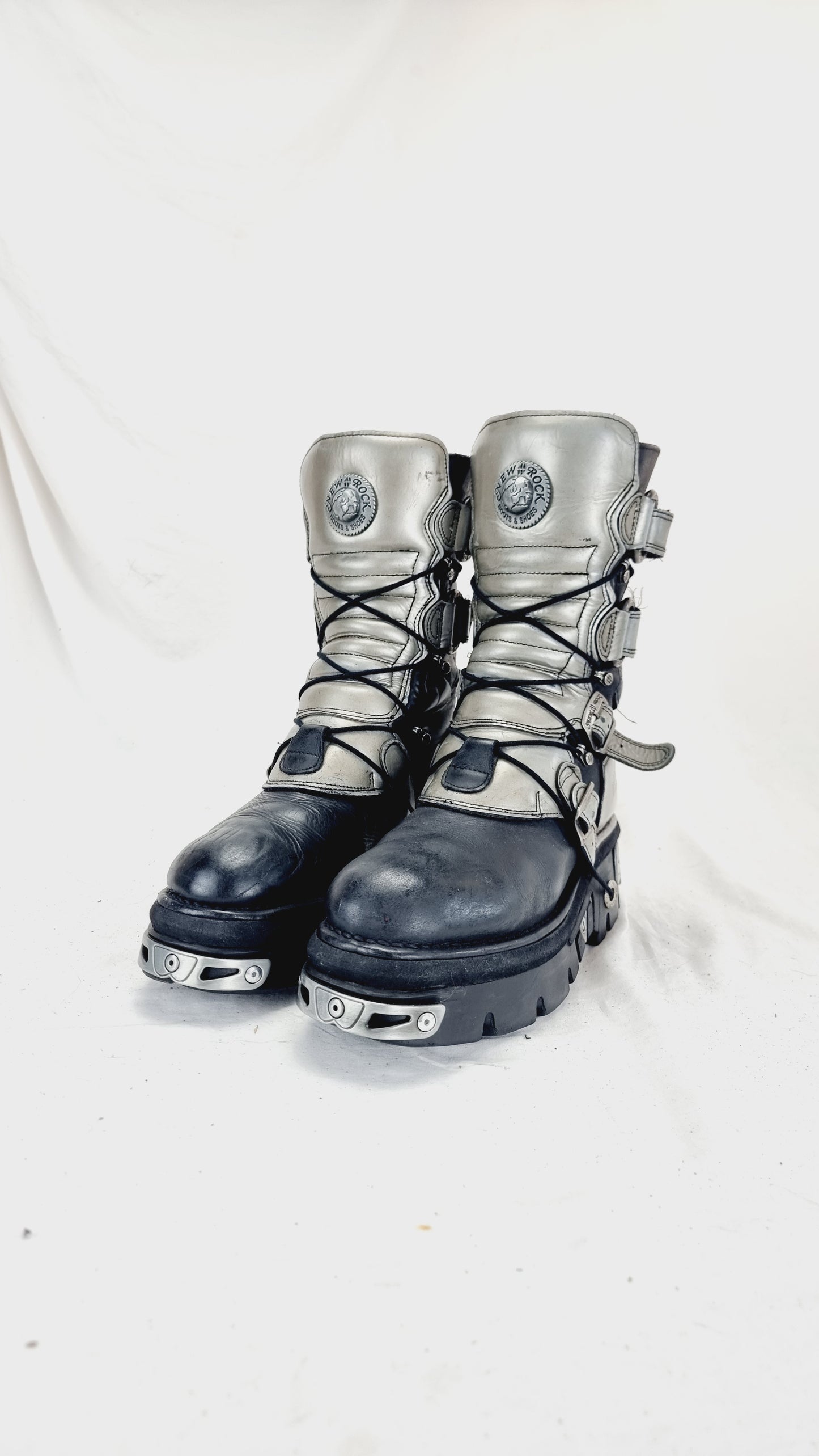 EU 45 / UK 10.5 New Rock Boots