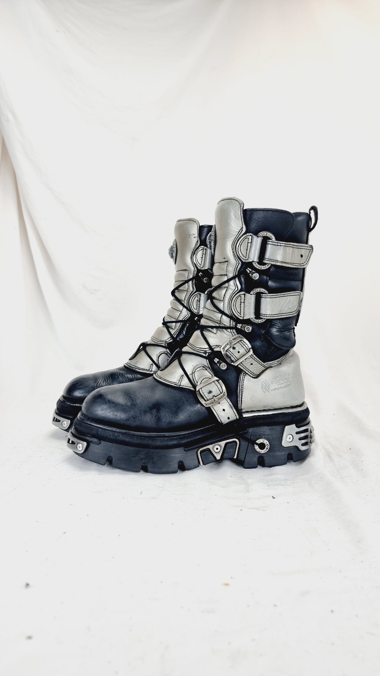 EU 45 / UK 10.5 New Rock Boots