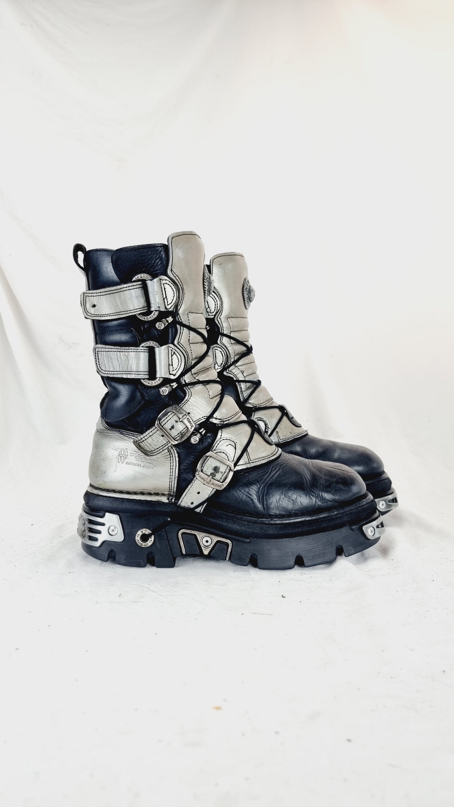 EU 45 / UK 10.5 New Rock Boots