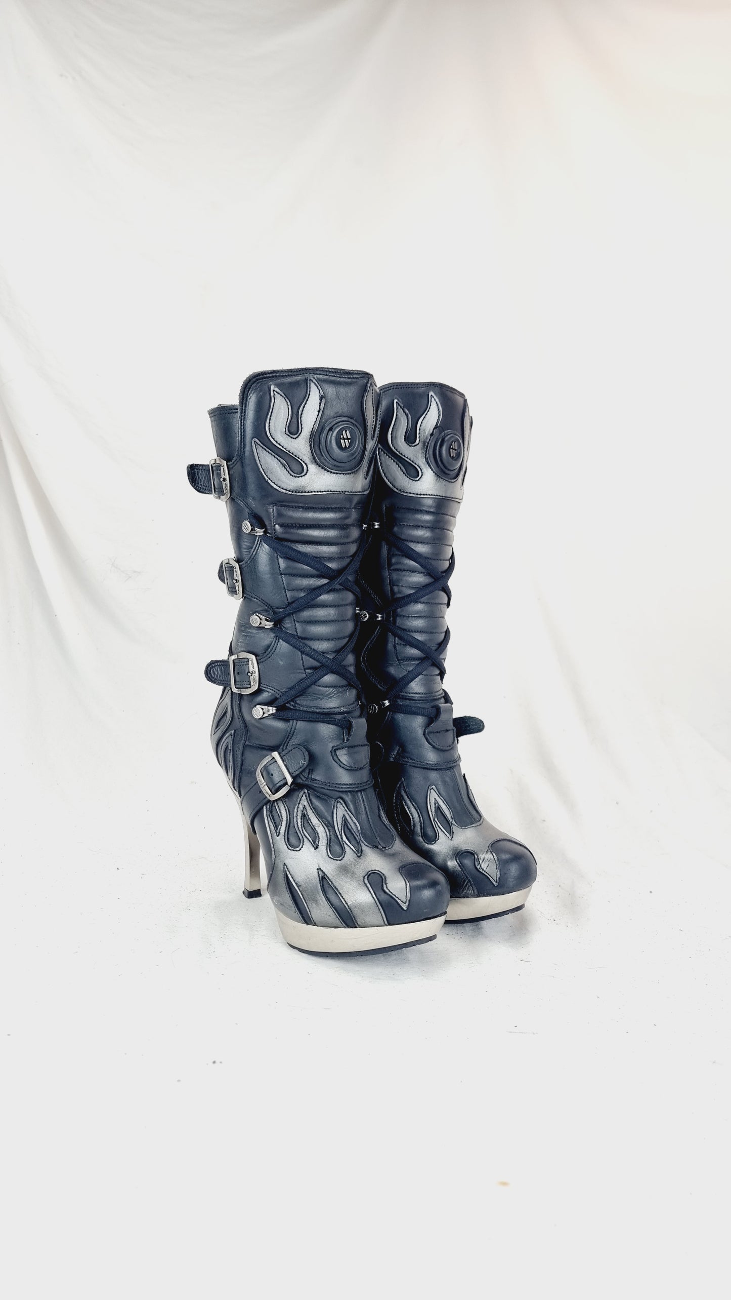 EU 38 / UK 5 New Rock Boots