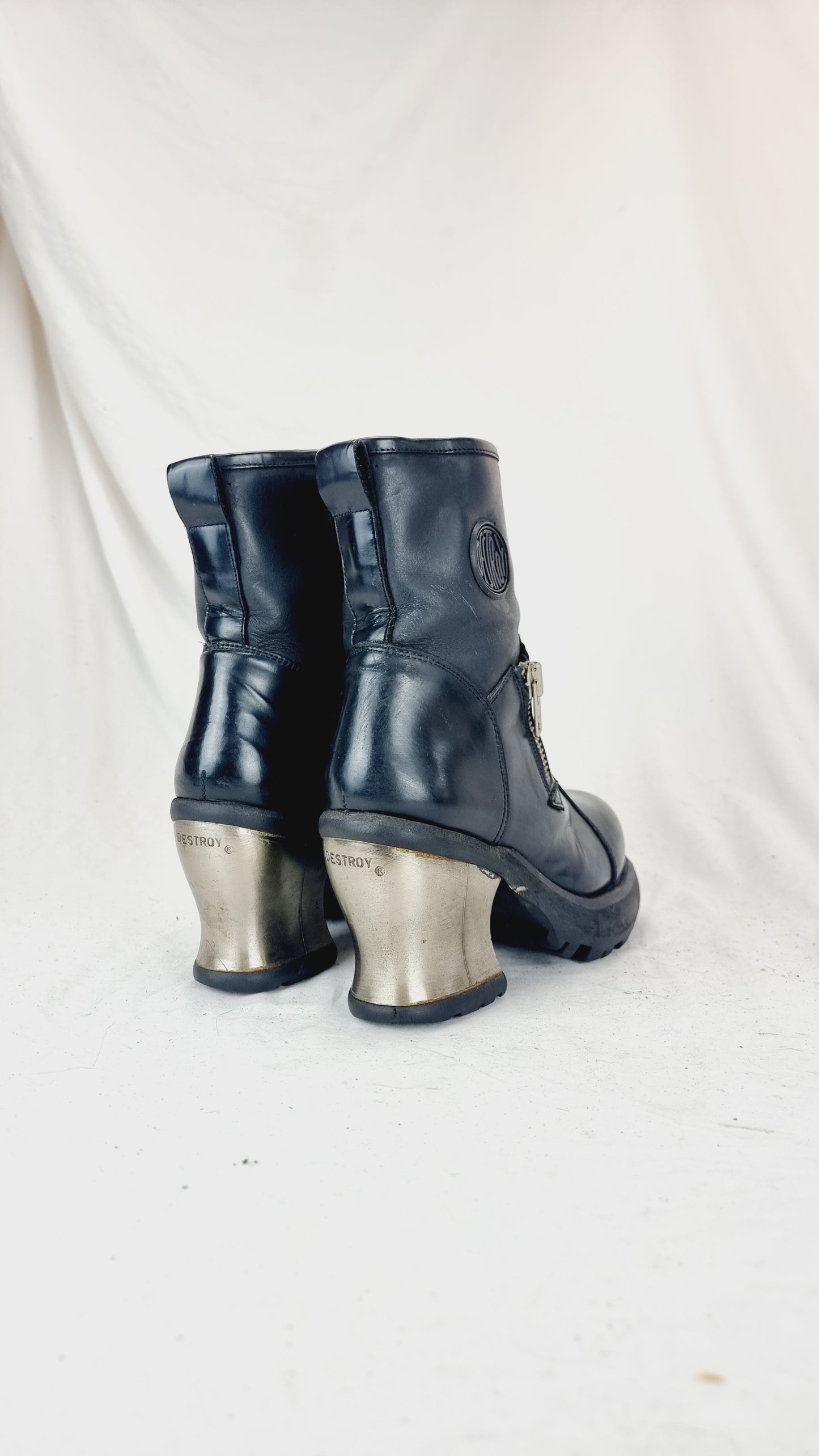 EU 39 / UK 6 Destroy Boots
