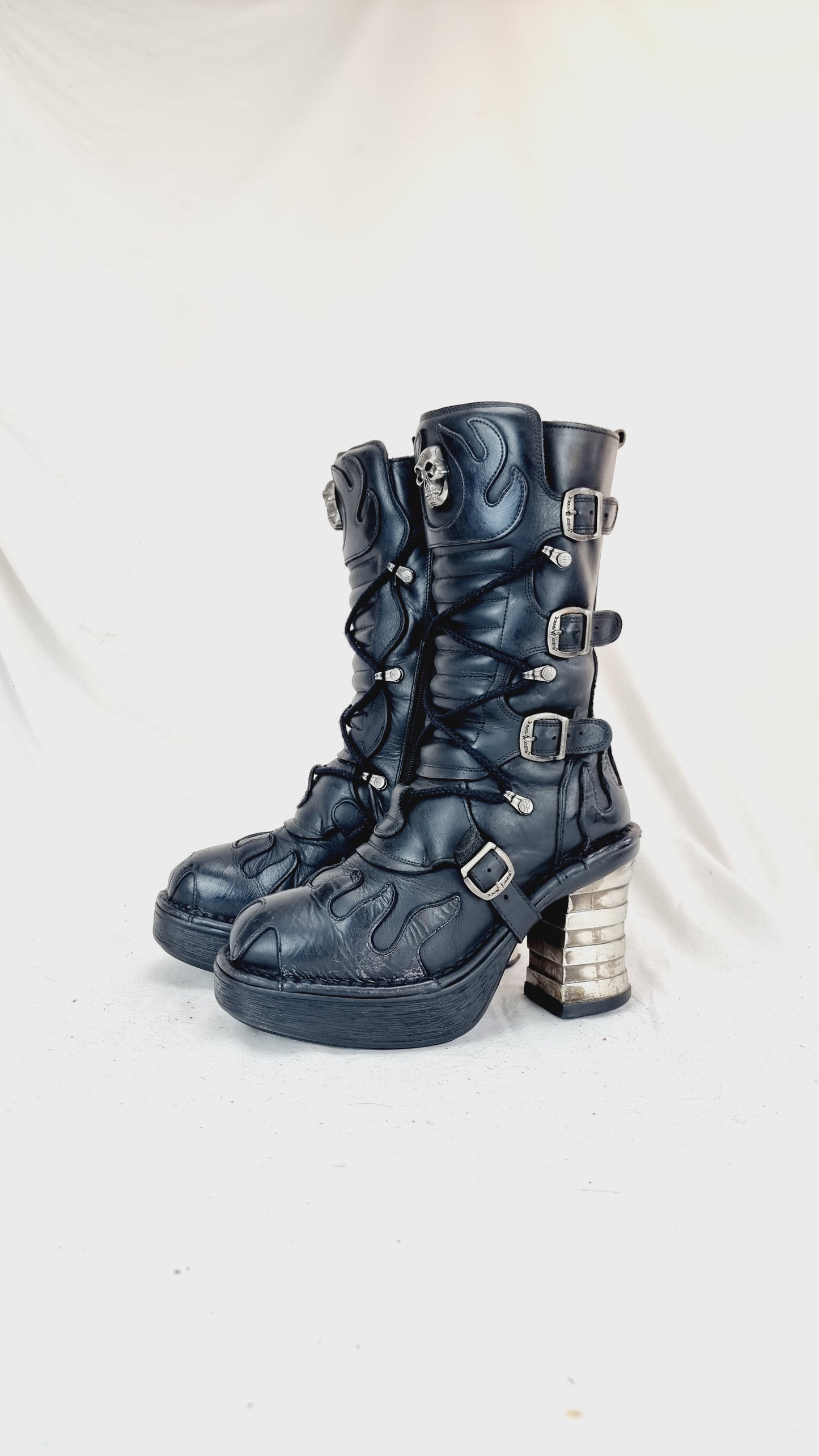 EU 42 / UK 8 New Rock Boots