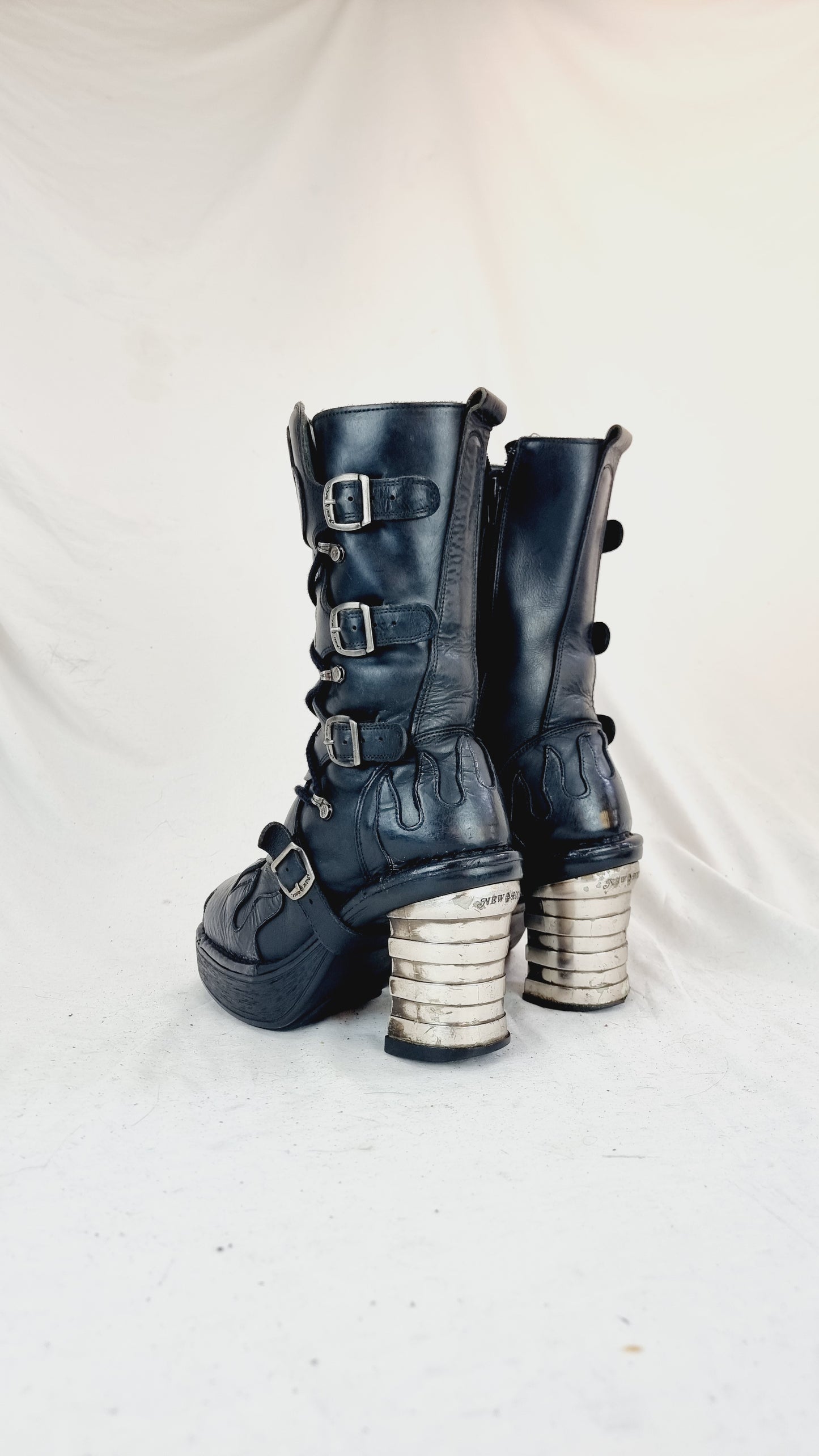 EU 42 / UK 8 New Rock Boots