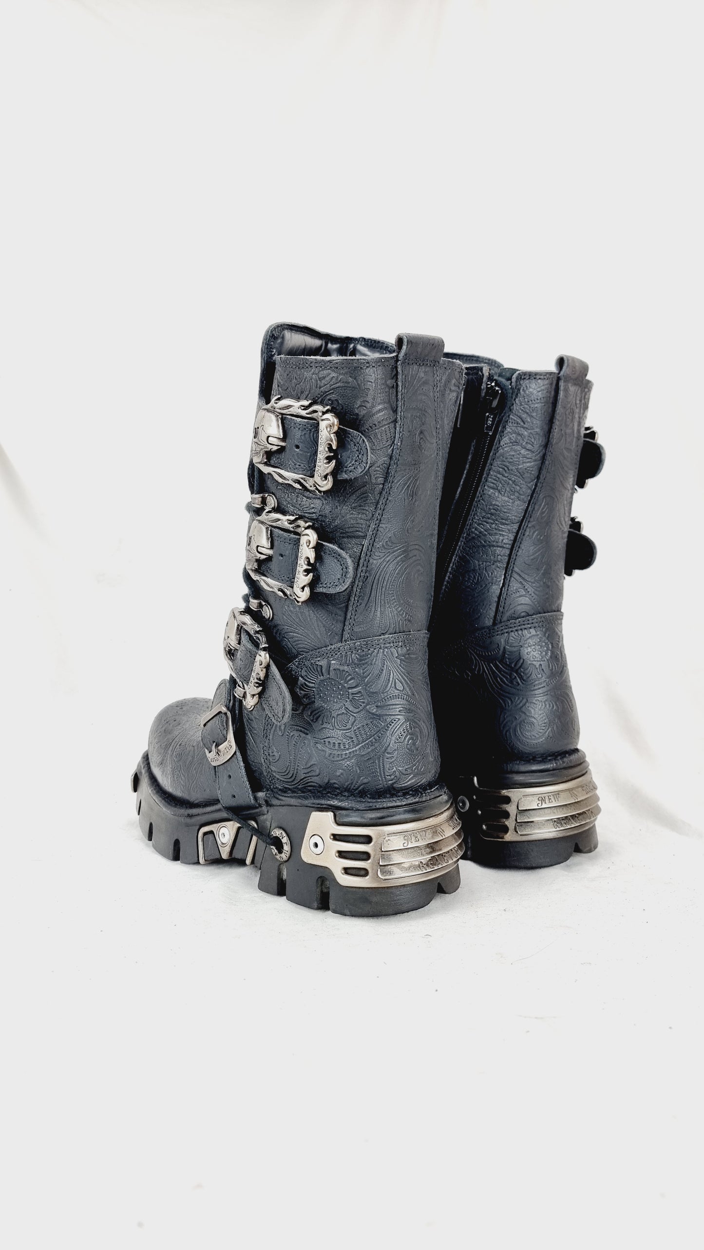 EU 41 / UK 7.5 New Rock Boots
