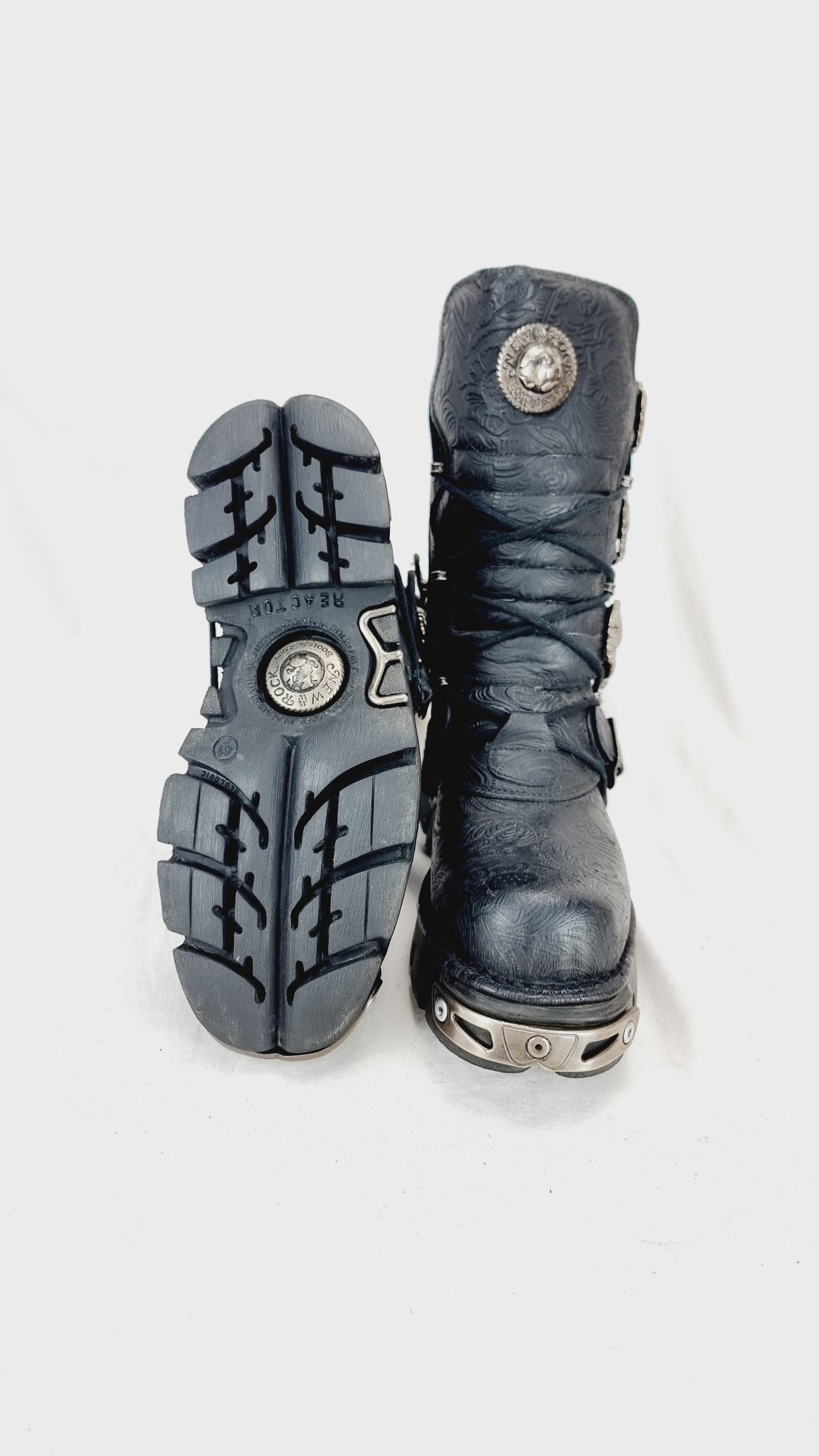 EU 41 / UK 7.5 New Rock Boots