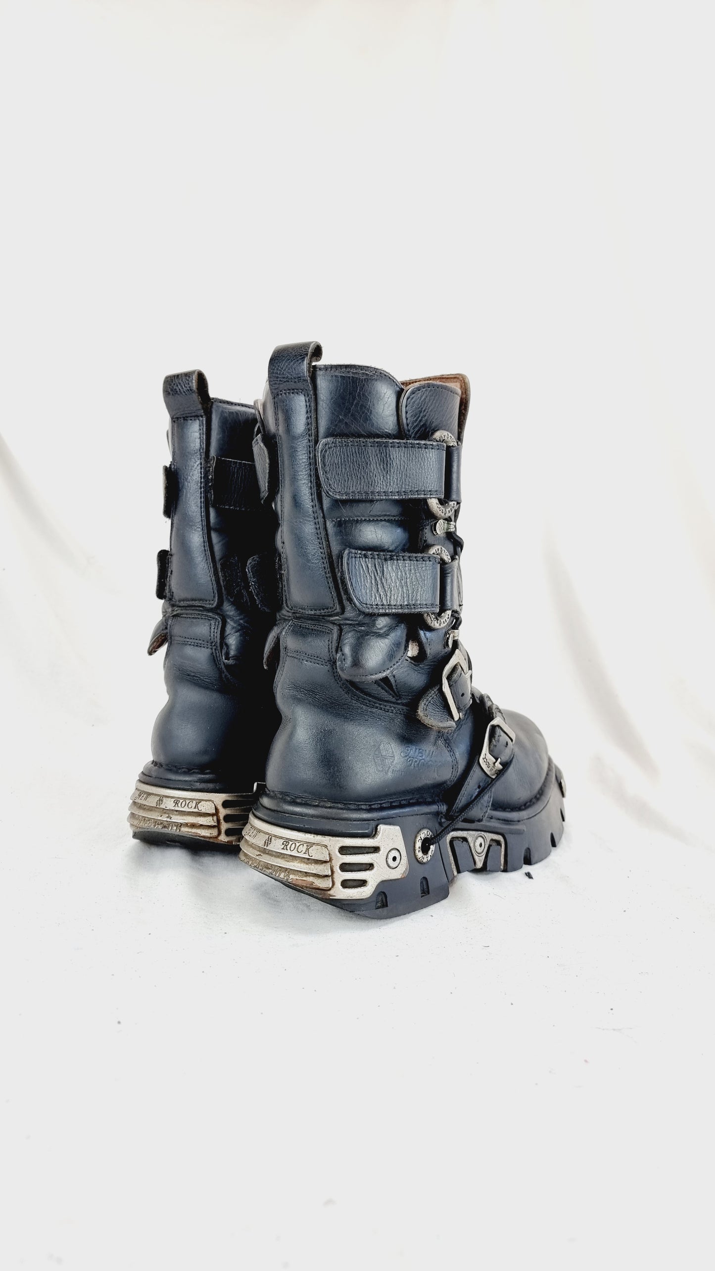 EU 40 / UK 7 New Rock Boots