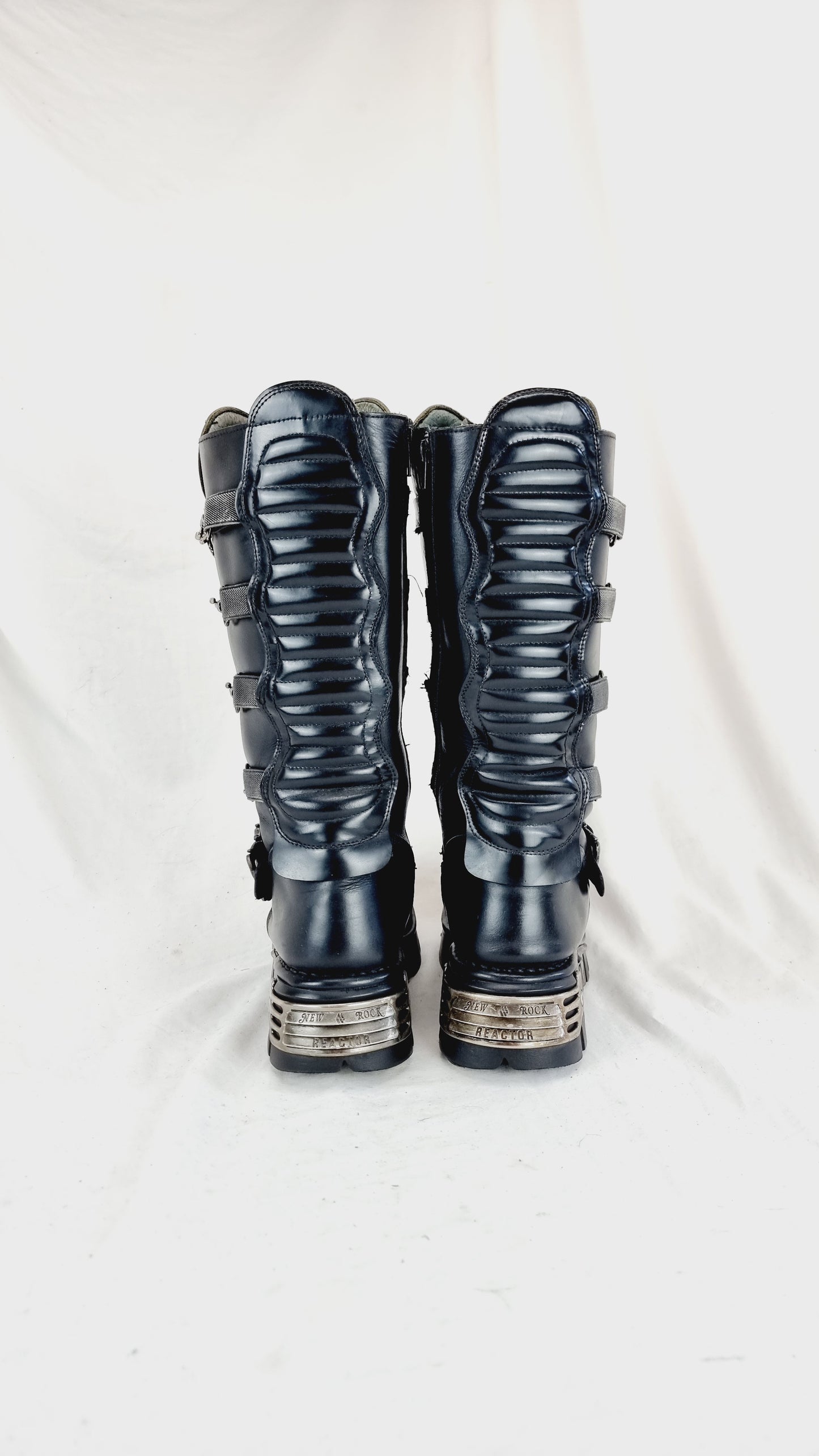 EU 41 / UK 7.5 New Rock Boots