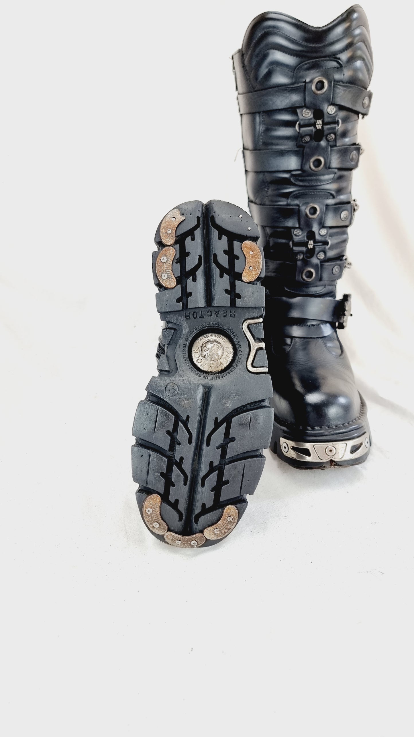EU 41 / UK 7.5 New Rock Boots